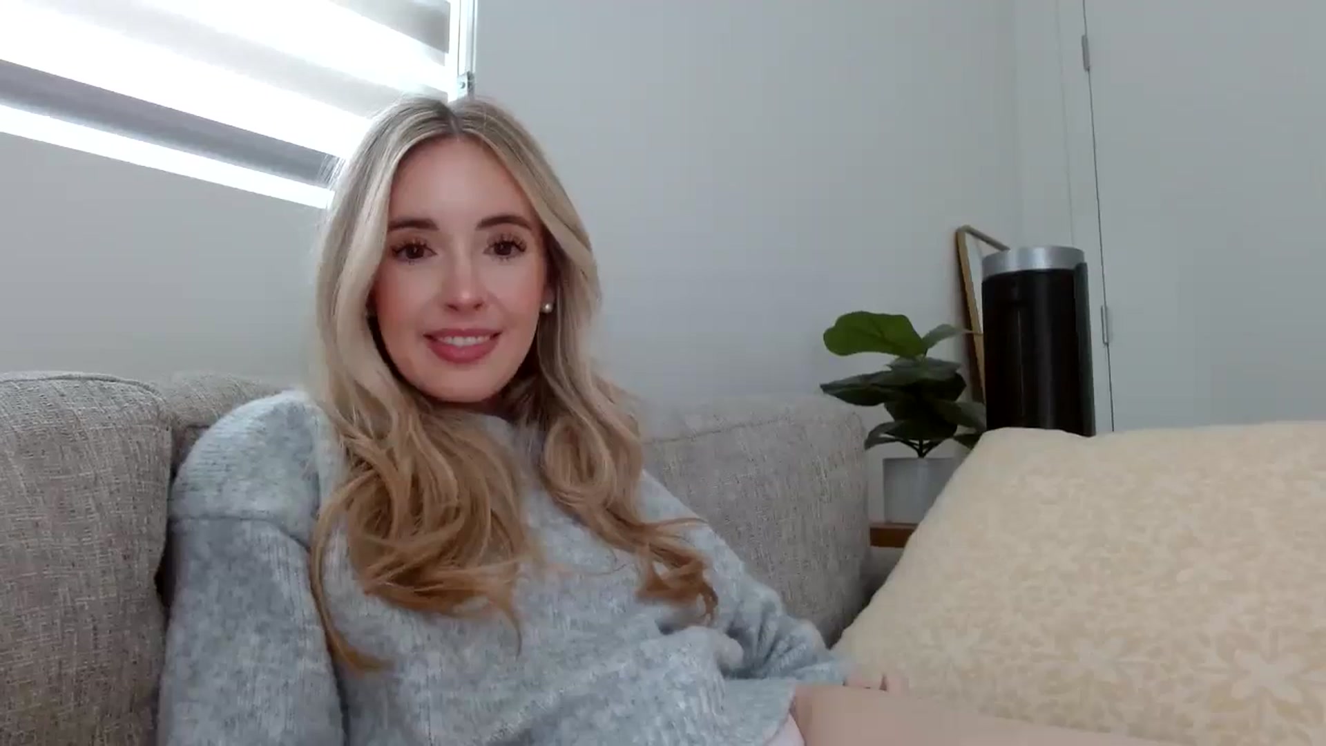 Gallery image thumbnail from Vegansoda's myfreecams stream on, 02/20/2024, 23:12 image 5 of 20