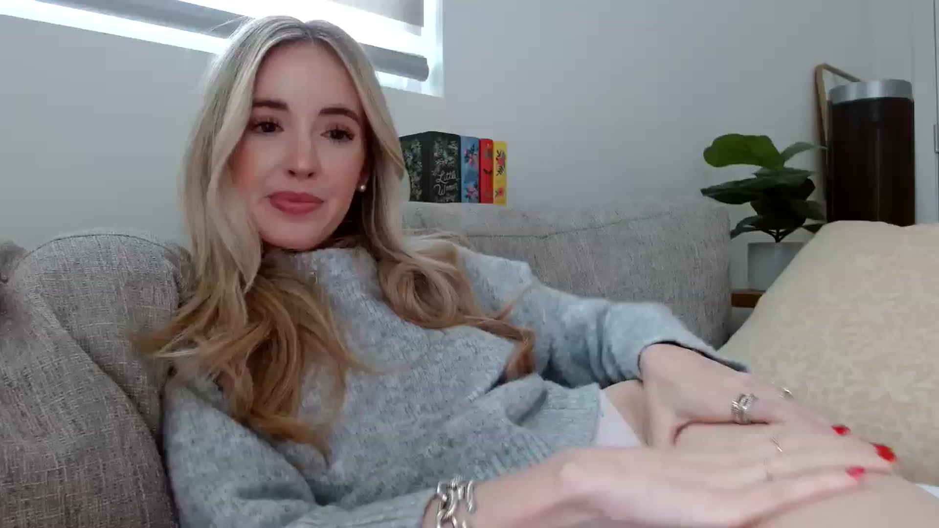 Gallery image thumbnail from Vegansoda's myfreecams stream on, 02/20/2024, 23:12 image 11 of 20