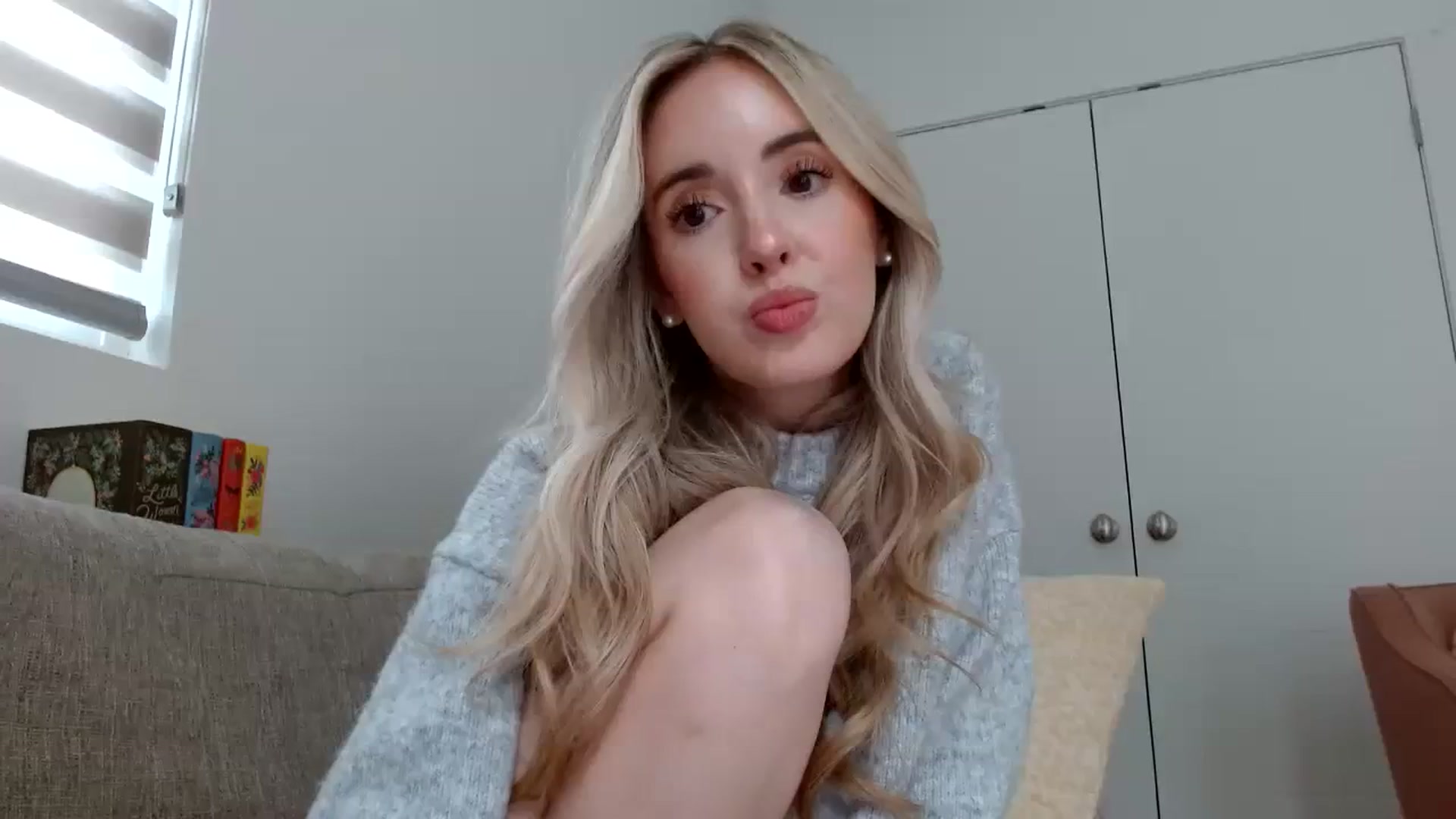 Gallery image thumbnail from Vegansoda's myfreecams stream on, 02/20/2024, 23:12 image 15 of 20