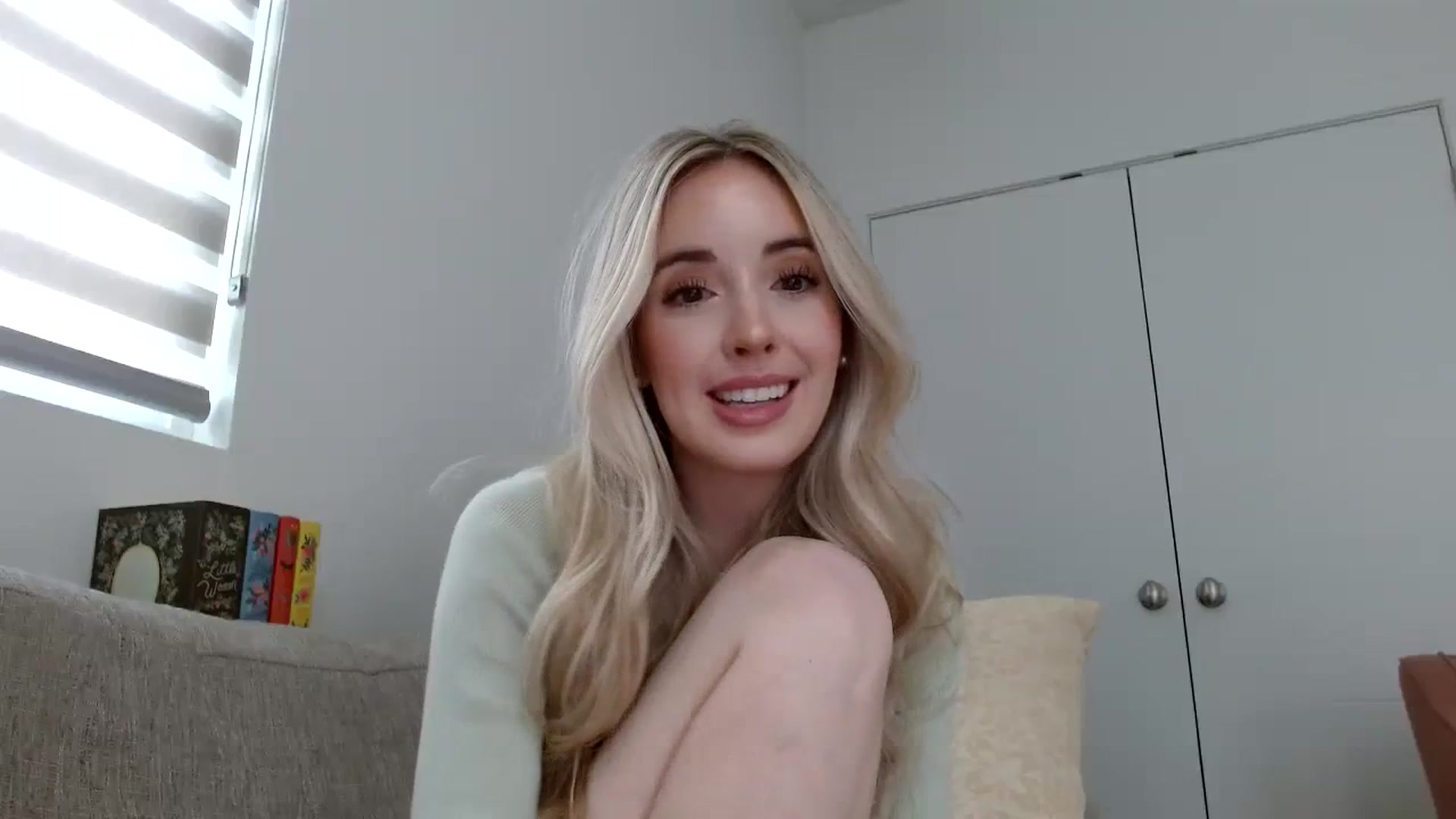 Gallery image thumbnail from Vegansoda's myfreecams stream on, 02/21/2024, 21:30 image 20 of 20