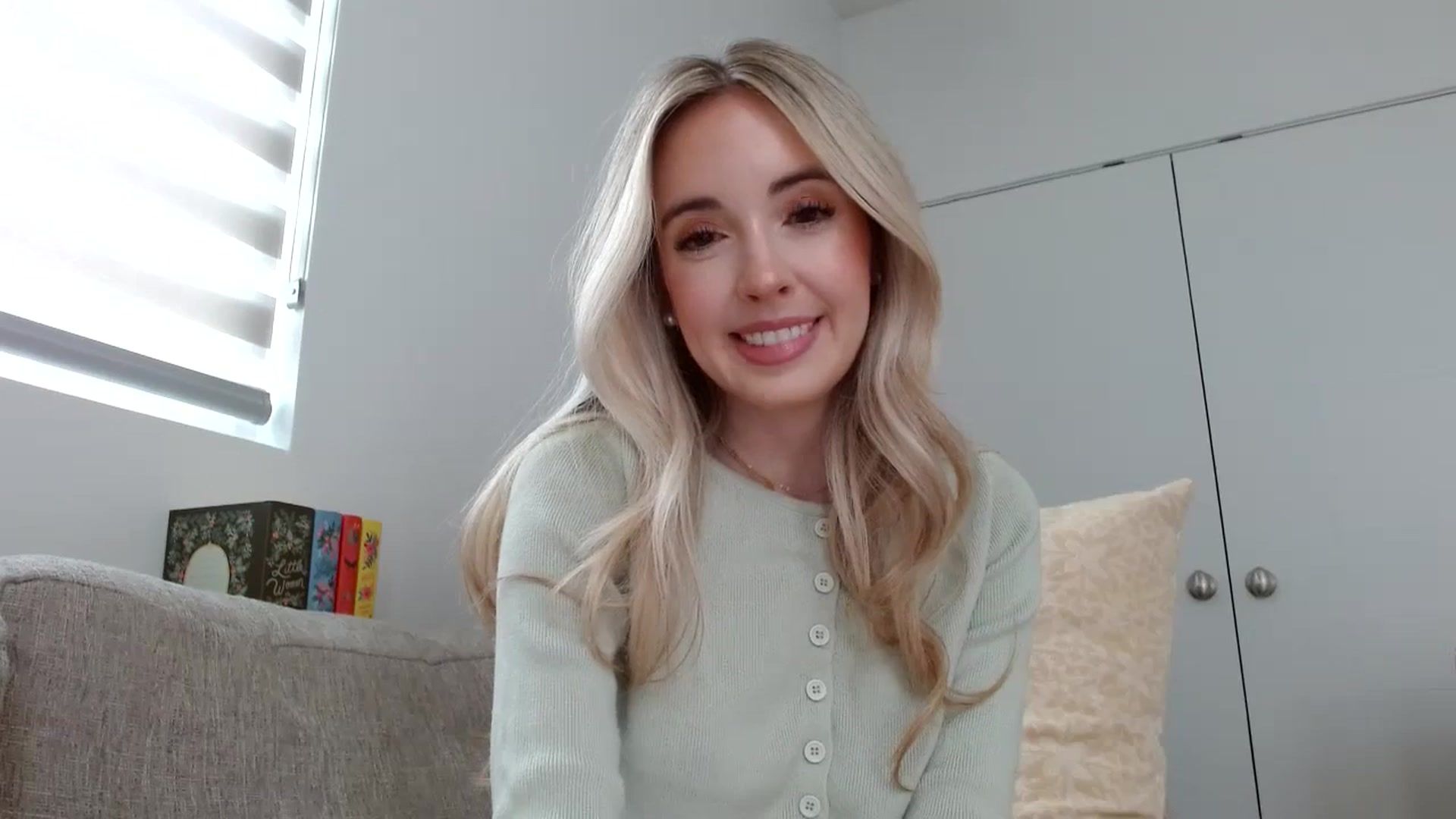 Gallery image thumbnail from Vegansoda's myfreecams stream on, 02/21/2024, 21:30 image 4 of 20