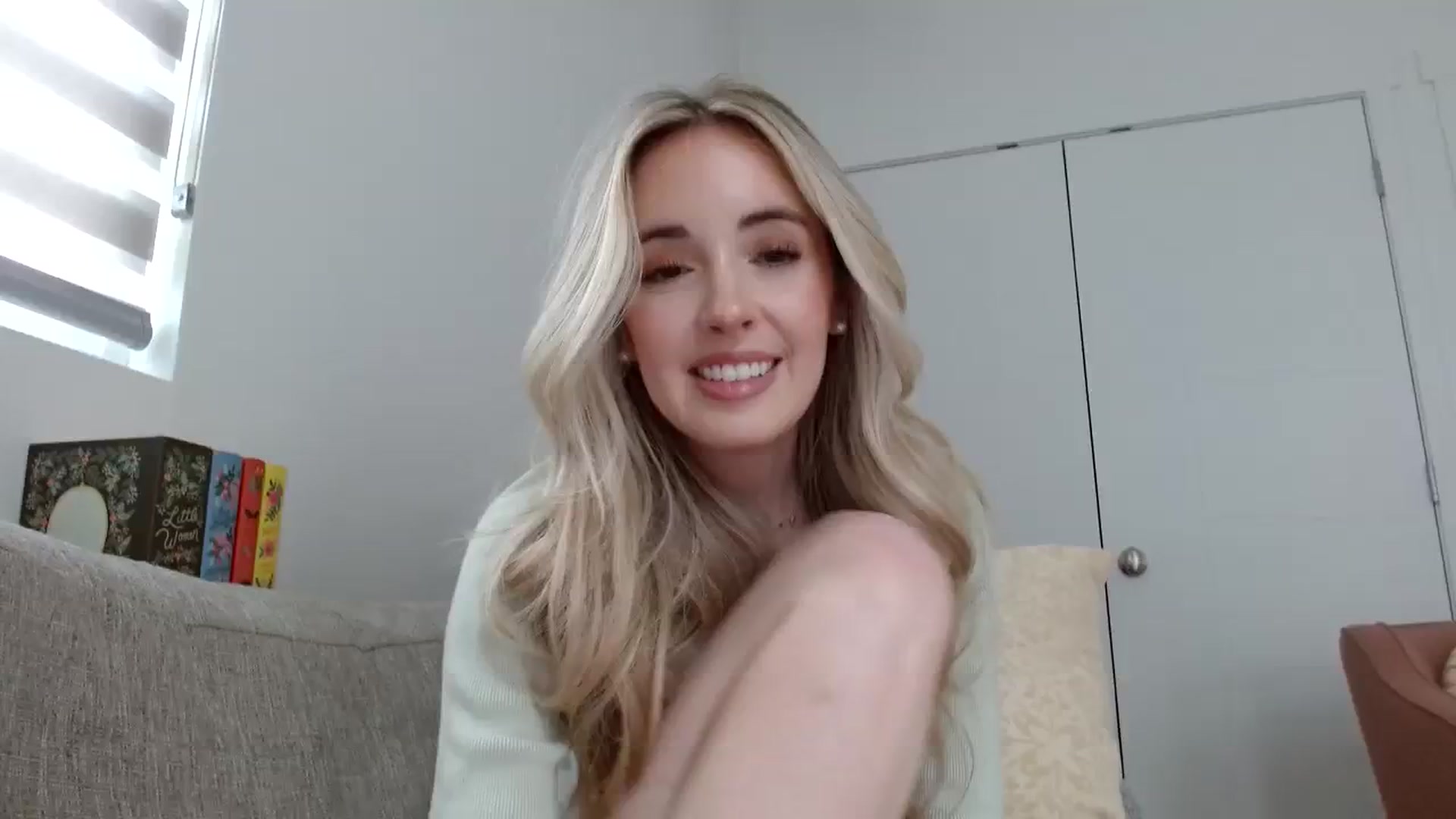 Gallery image thumbnail from Vegansoda's myfreecams stream on, 02/21/2024, 21:30 image 16 of 20