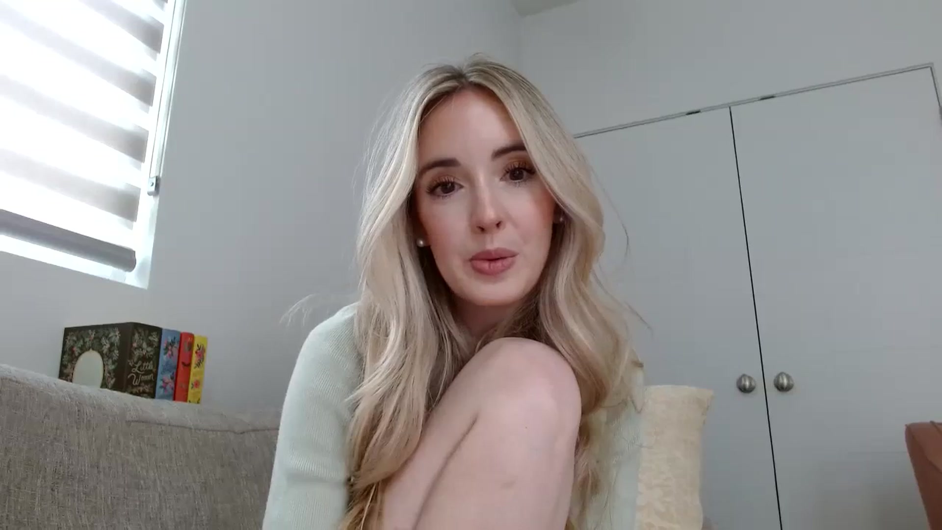 Gallery image thumbnail from Vegansoda's myfreecams stream on, 02/21/2024, 21:30 image 19 of 20