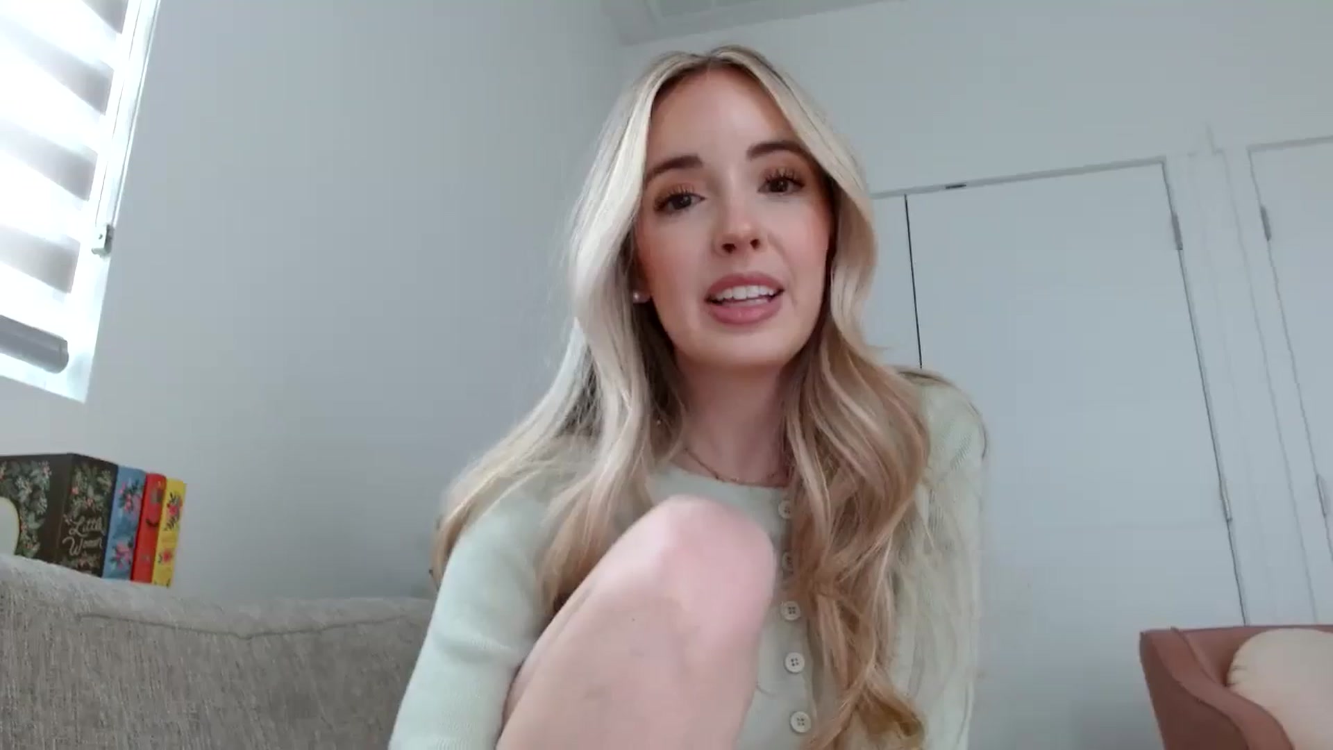 Gallery image thumbnail from Vegansoda's myfreecams stream on, 02/21/2024, 21:30 image 9 of 20