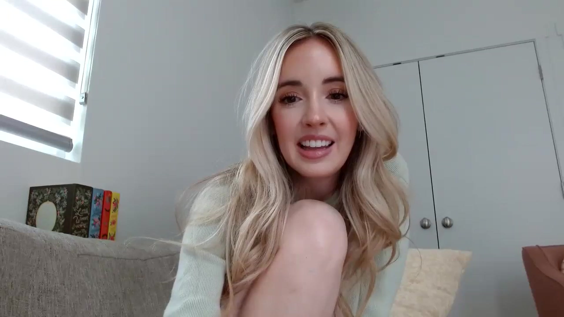 Gallery image thumbnail from Vegansoda's myfreecams stream on, 02/21/2024, 22:19 image 3 of 20