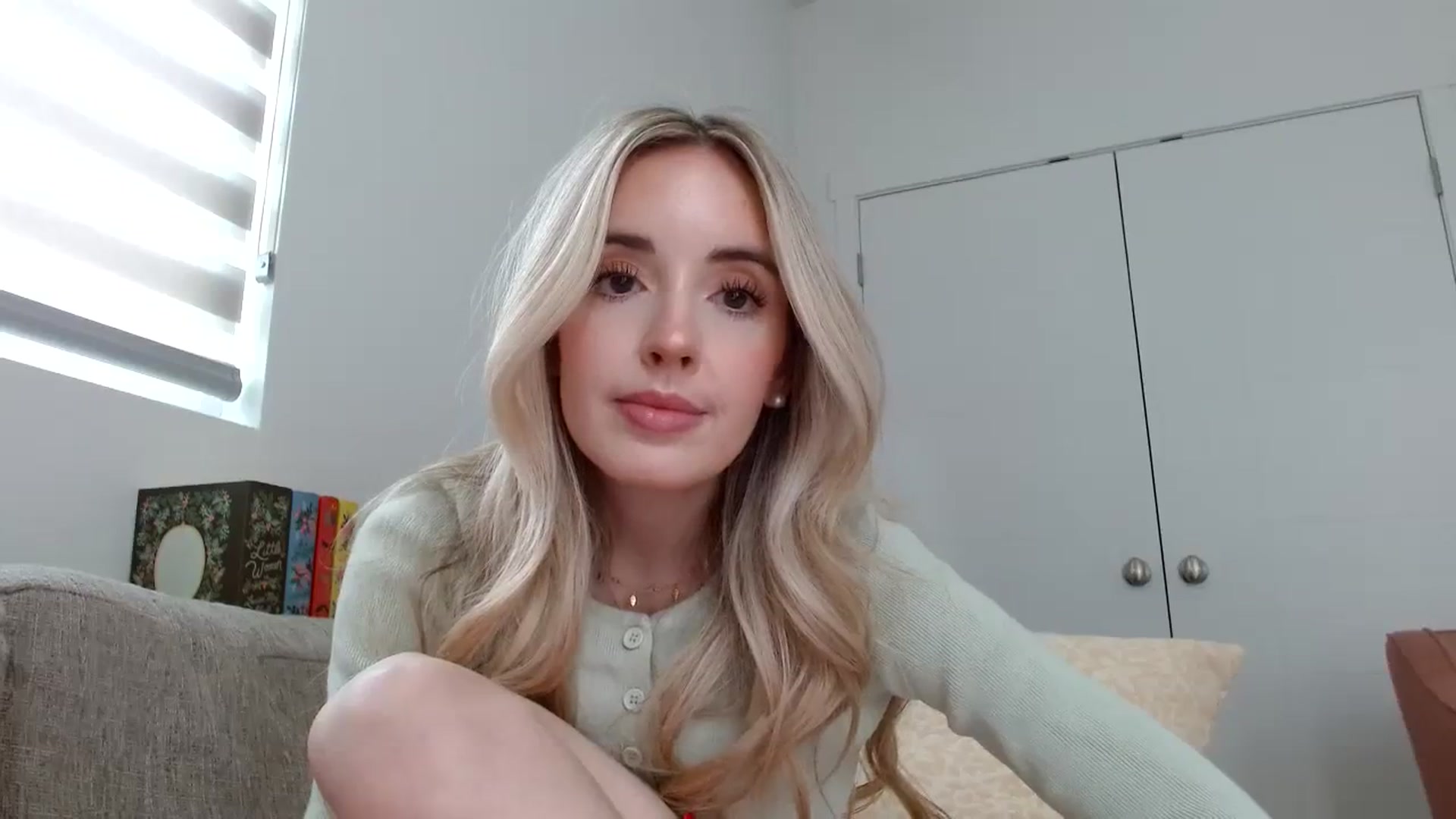 Gallery image thumbnail from Vegansoda's myfreecams stream on, 02/21/2024, 22:19 image 8 of 20