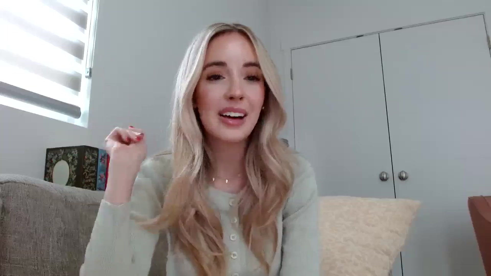 Gallery image thumbnail from Vegansoda's myfreecams stream on, 02/21/2024, 22:19 image 12 of 20
