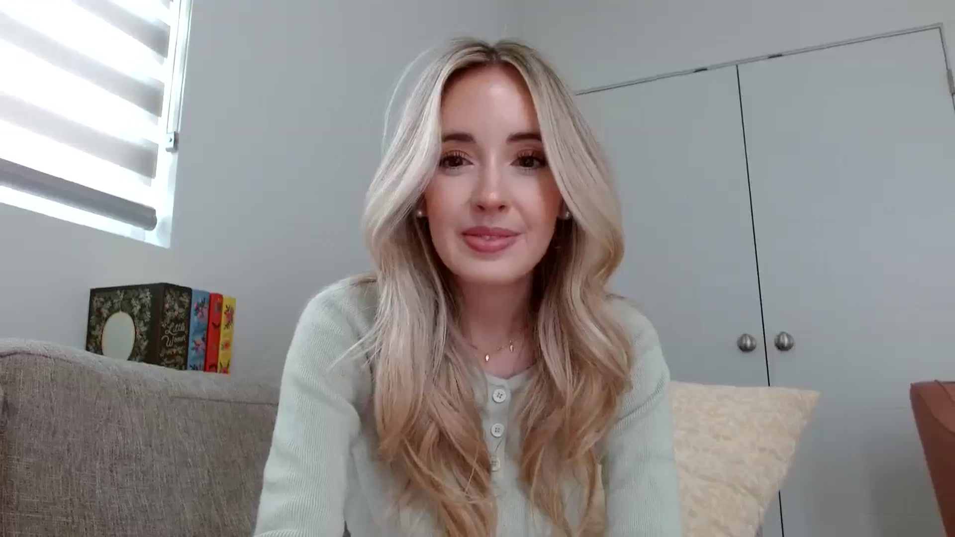 Gallery image thumbnail from Vegansoda's myfreecams stream on, 02/21/2024, 22:19 image 16 of 20