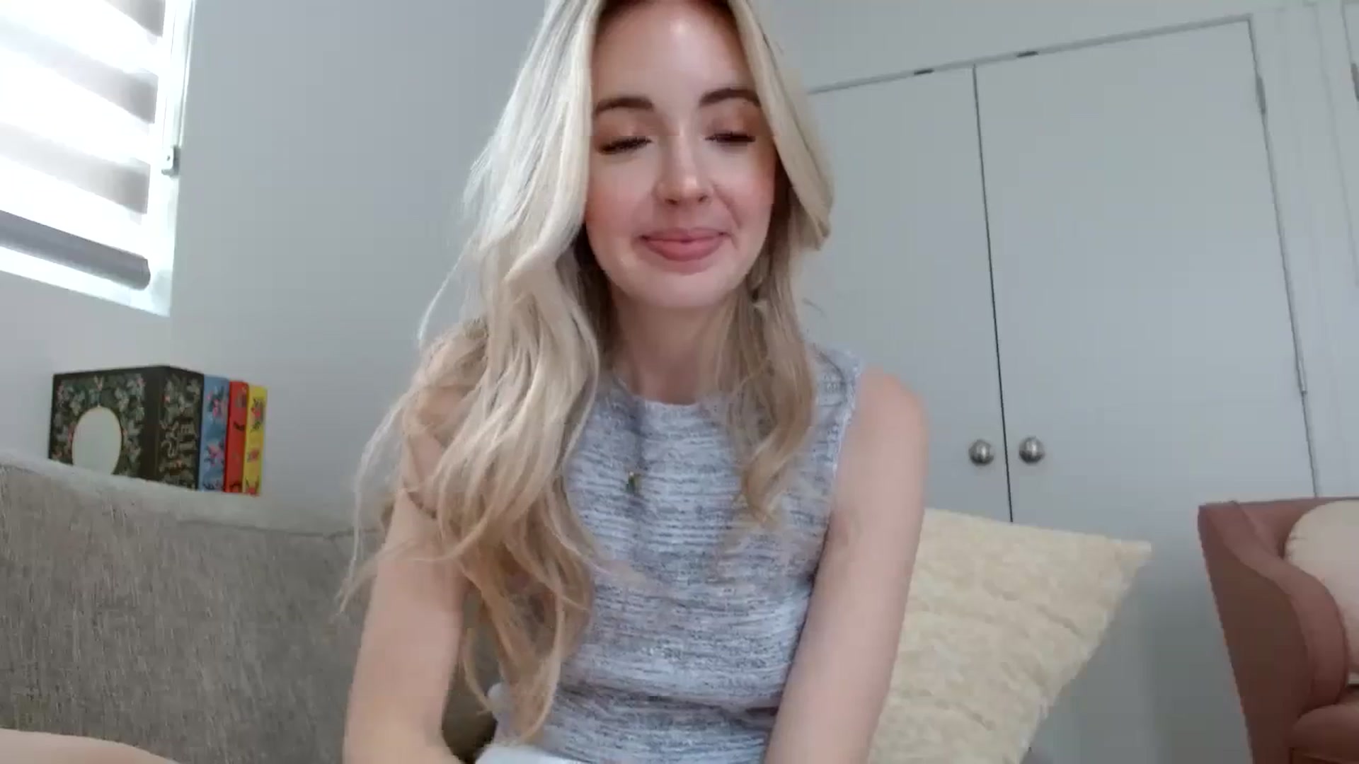 Gallery image thumbnail from Vegansoda's myfreecams stream on, 02/22/2024, 18:30 image 5 of 20