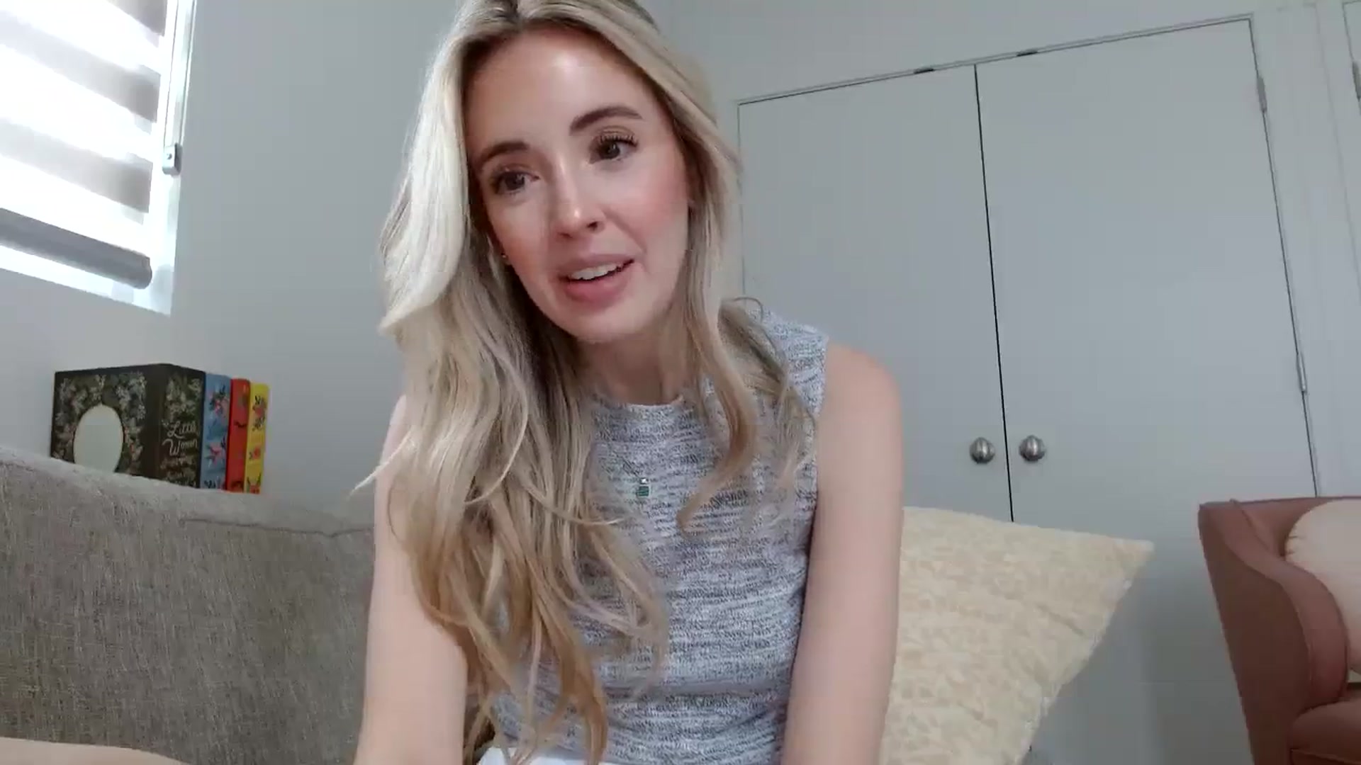 Gallery image thumbnail from Vegansoda's myfreecams stream on, 02/22/2024, 18:30 image 3 of 20