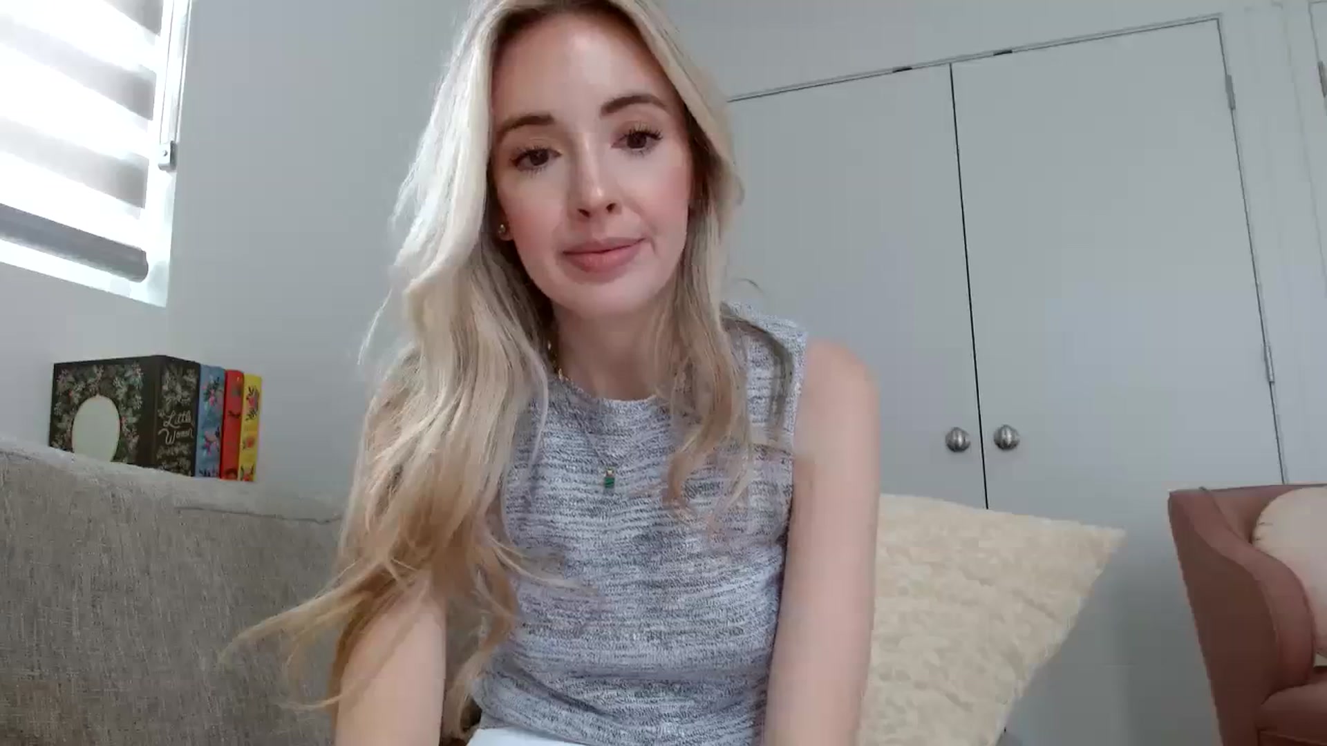 Gallery image thumbnail from Vegansoda's myfreecams stream on, 02/22/2024, 18:30 image 4 of 20