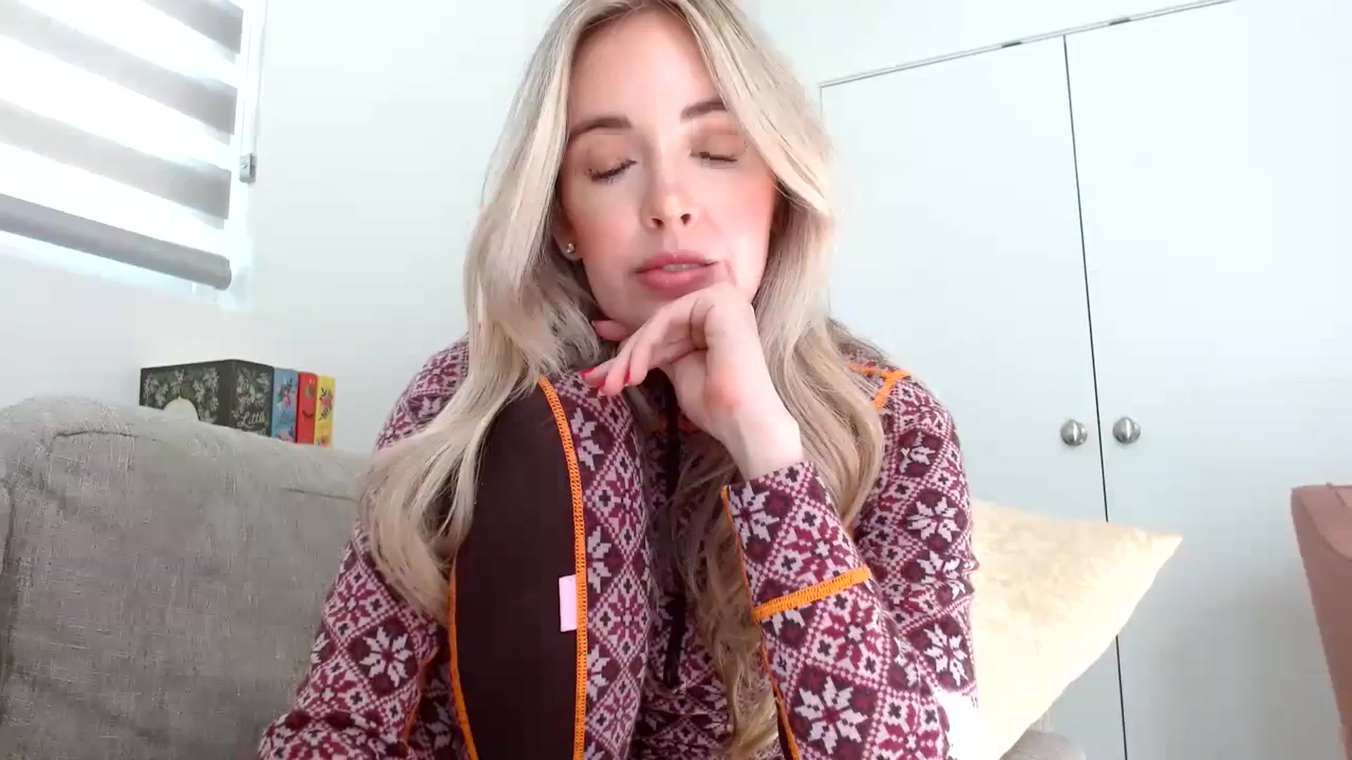 Gallery image thumbnail from Vegansoda's myfreecams stream on, 02/22/2024, 22:24 image 6 of 20