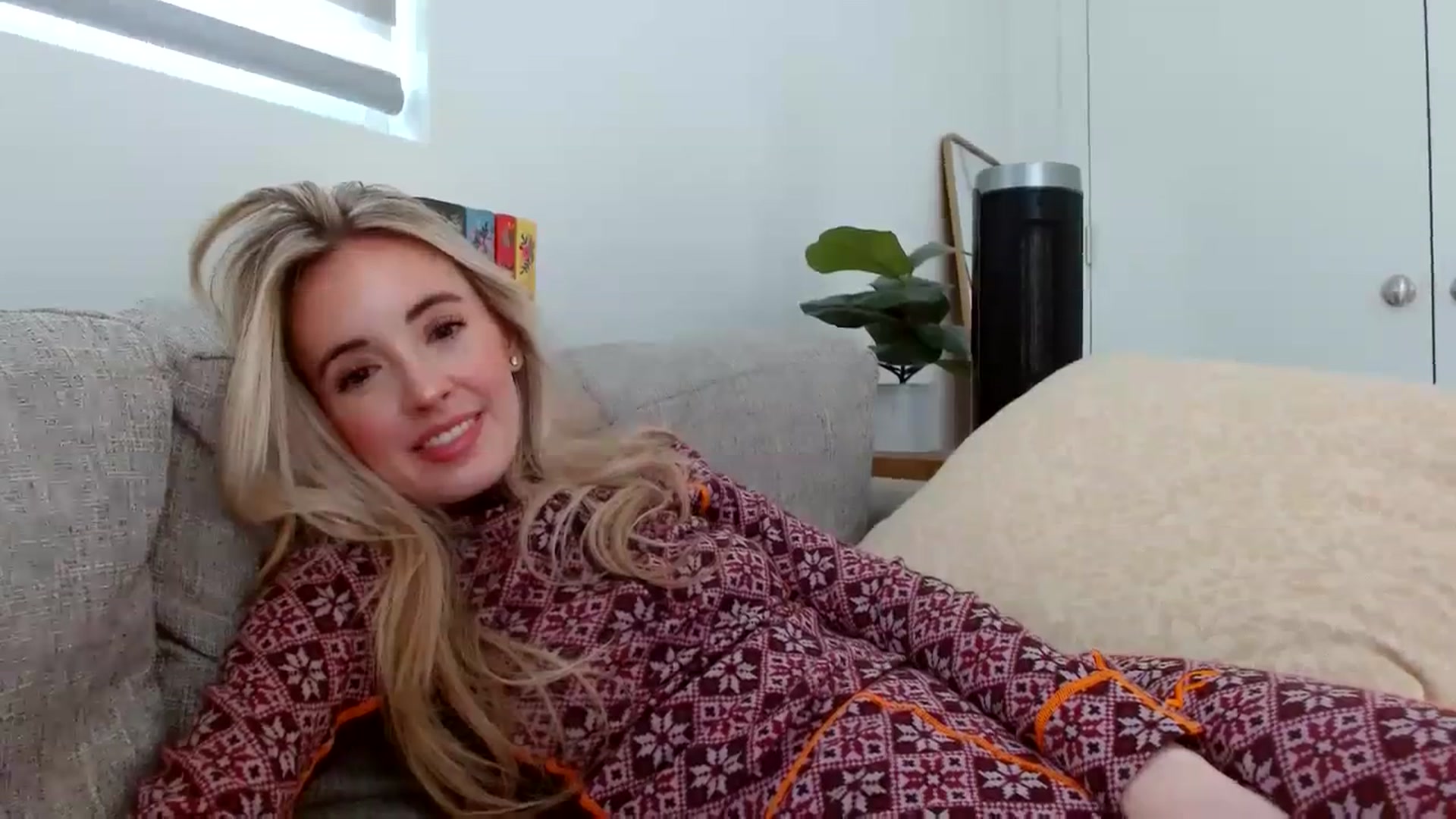 Gallery image thumbnail from Vegansoda's myfreecams stream on, 02/22/2024, 22:55 image 7 of 20