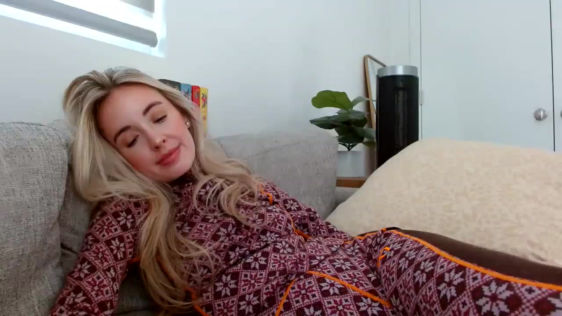 Gallery image thumbnail from Vegansoda's myfreecams stream on, 02/22/2024, 22:55 image 6 of 20