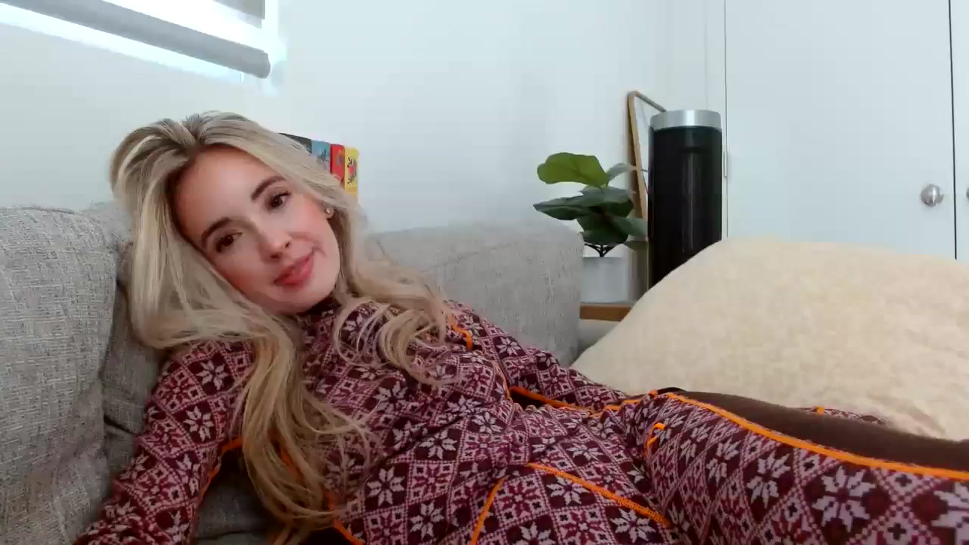 Gallery image thumbnail from Vegansoda's myfreecams stream on, 02/22/2024, 22:55 image 3 of 20