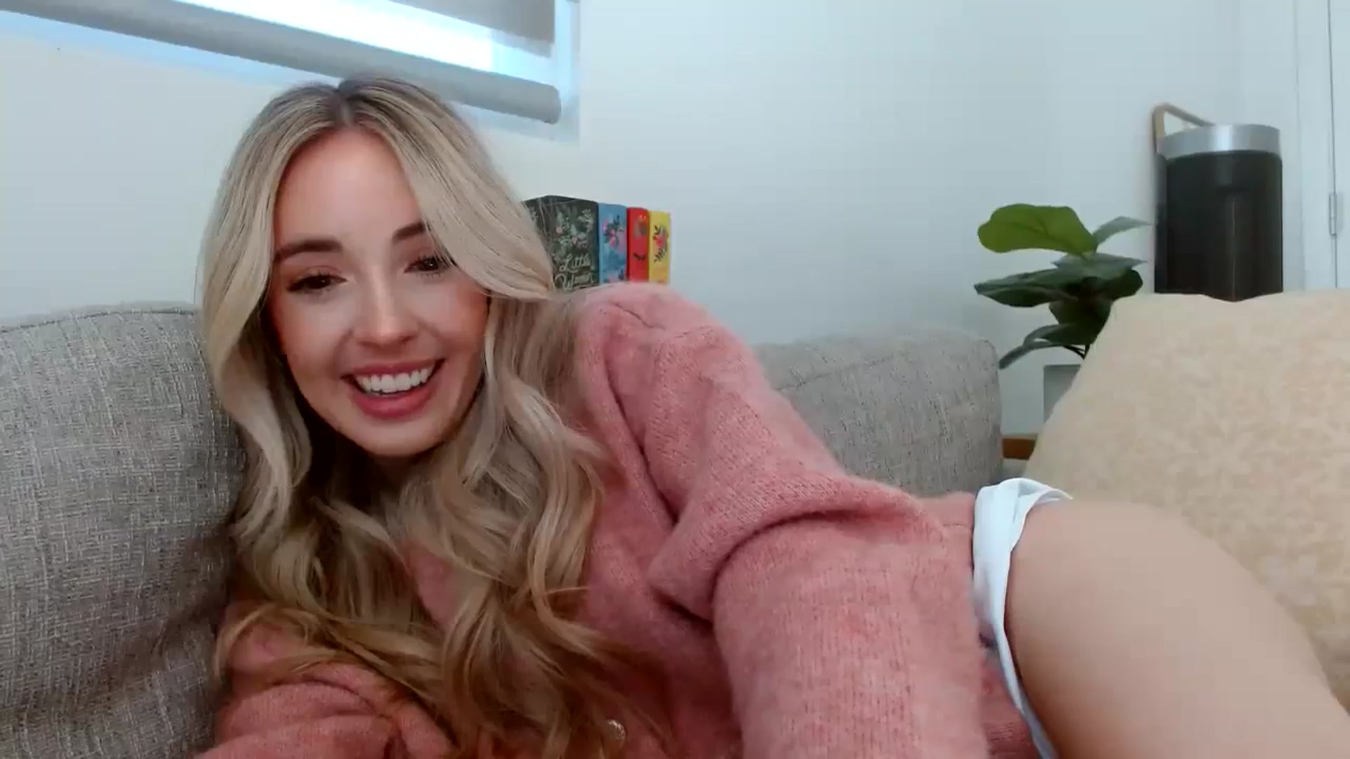 Gallery image thumbnail from Vegansoda's myfreecams stream on, 02/25/2024, 22:09 image 11 of 20