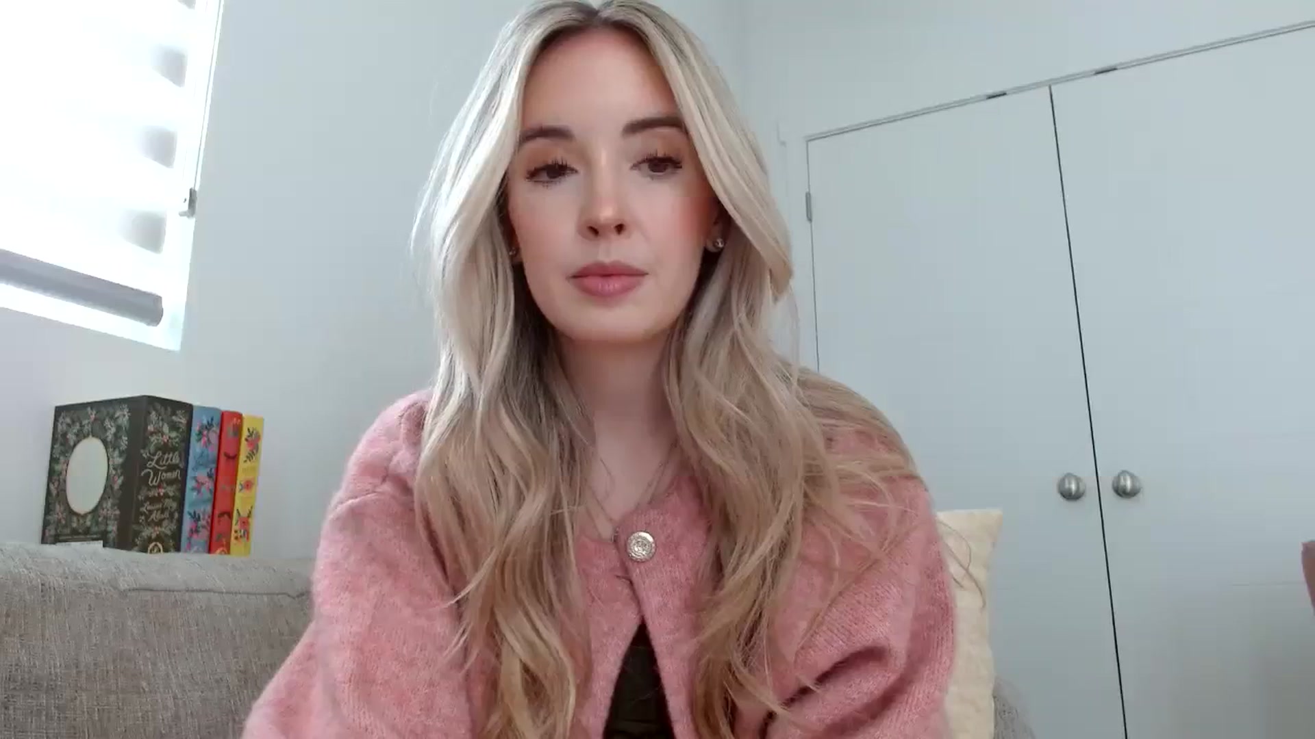 Gallery image thumbnail from Vegansoda's myfreecams stream on, 02/27/2024, 21:24 image 3 of 20