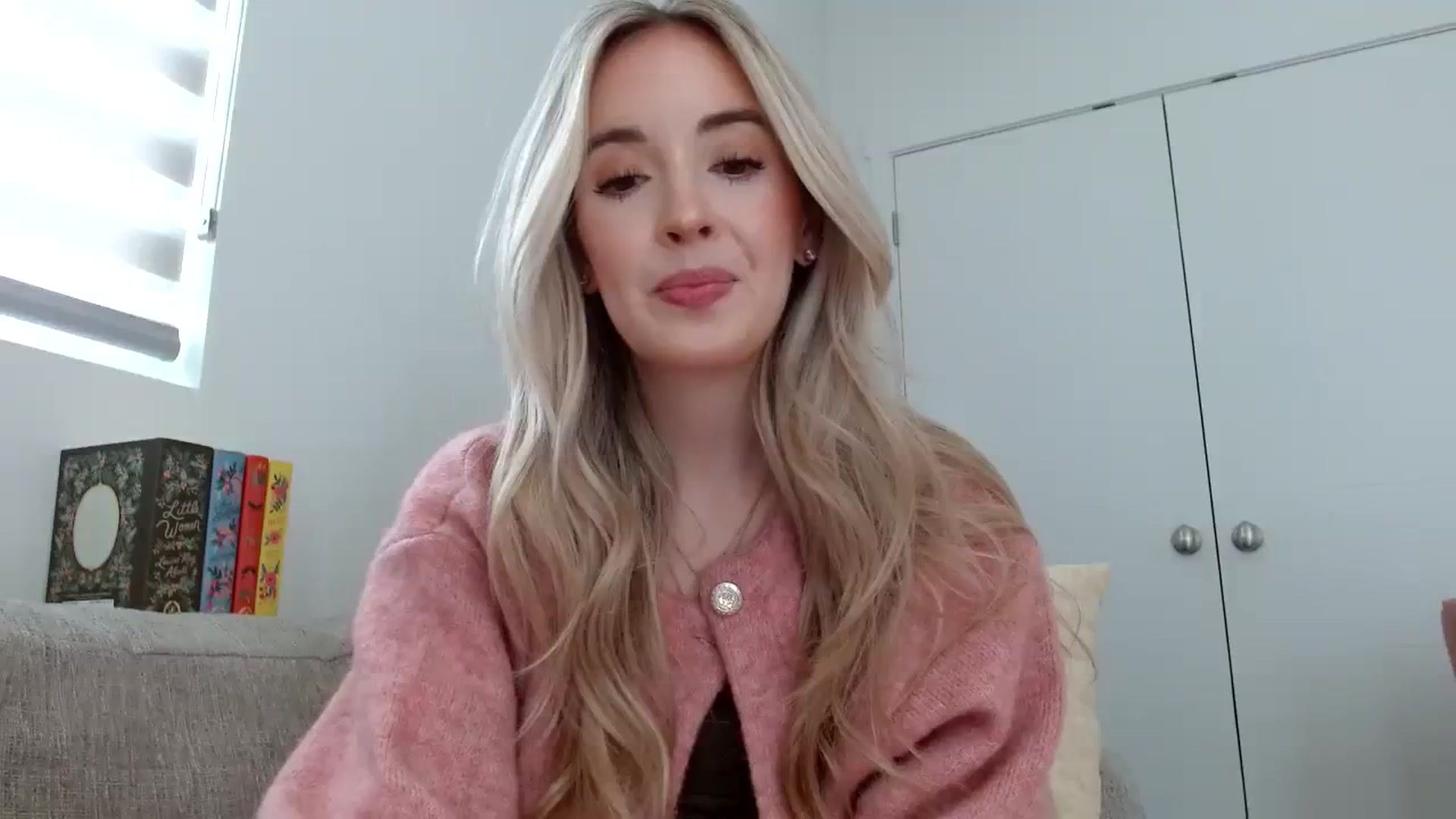 Gallery image thumbnail from Vegansoda's myfreecams stream on, 02/27/2024, 21:24 image 1 of 20