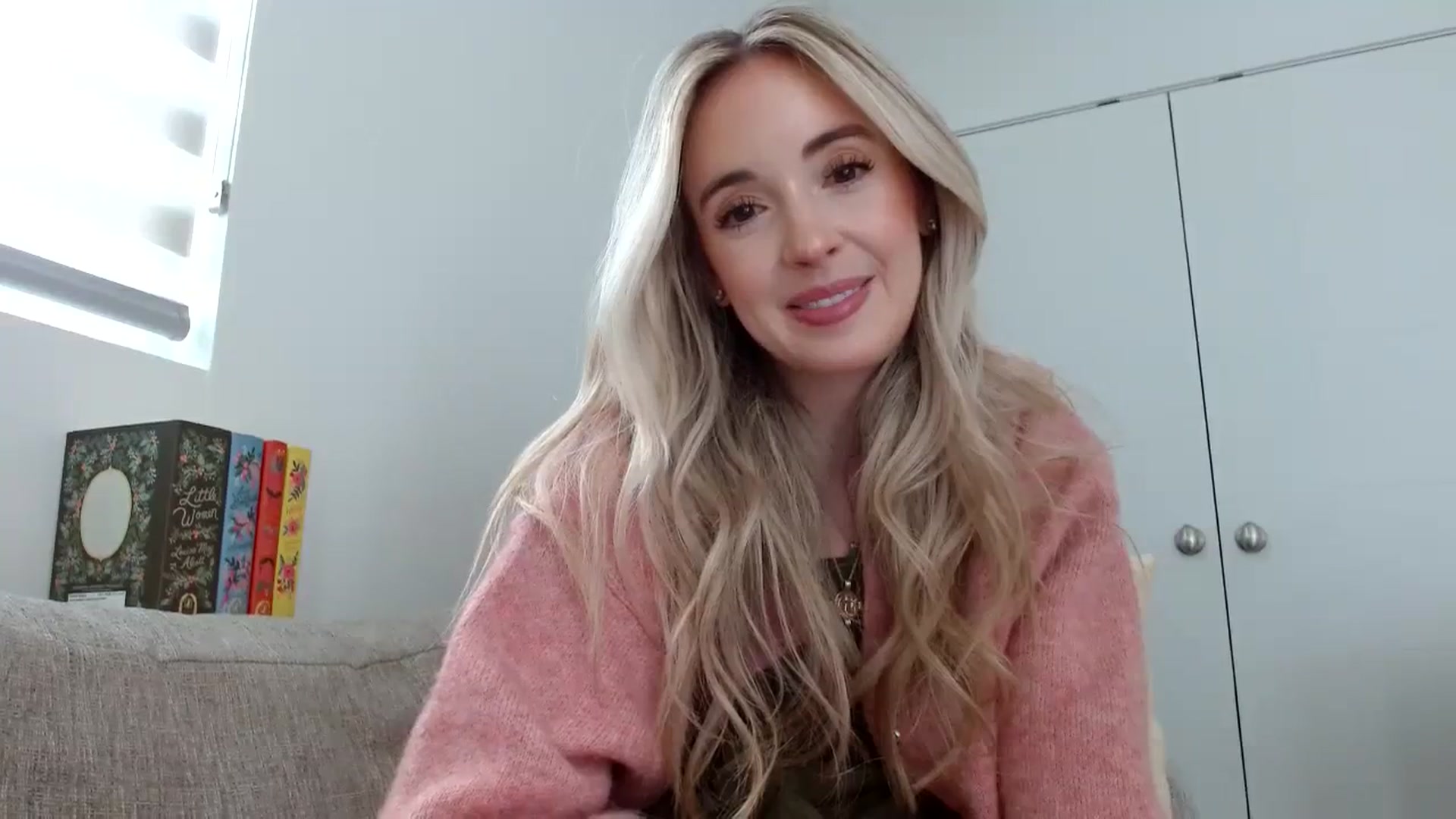 Gallery image thumbnail from Vegansoda's myfreecams stream on, 02/27/2024, 21:24 image 20 of 20
