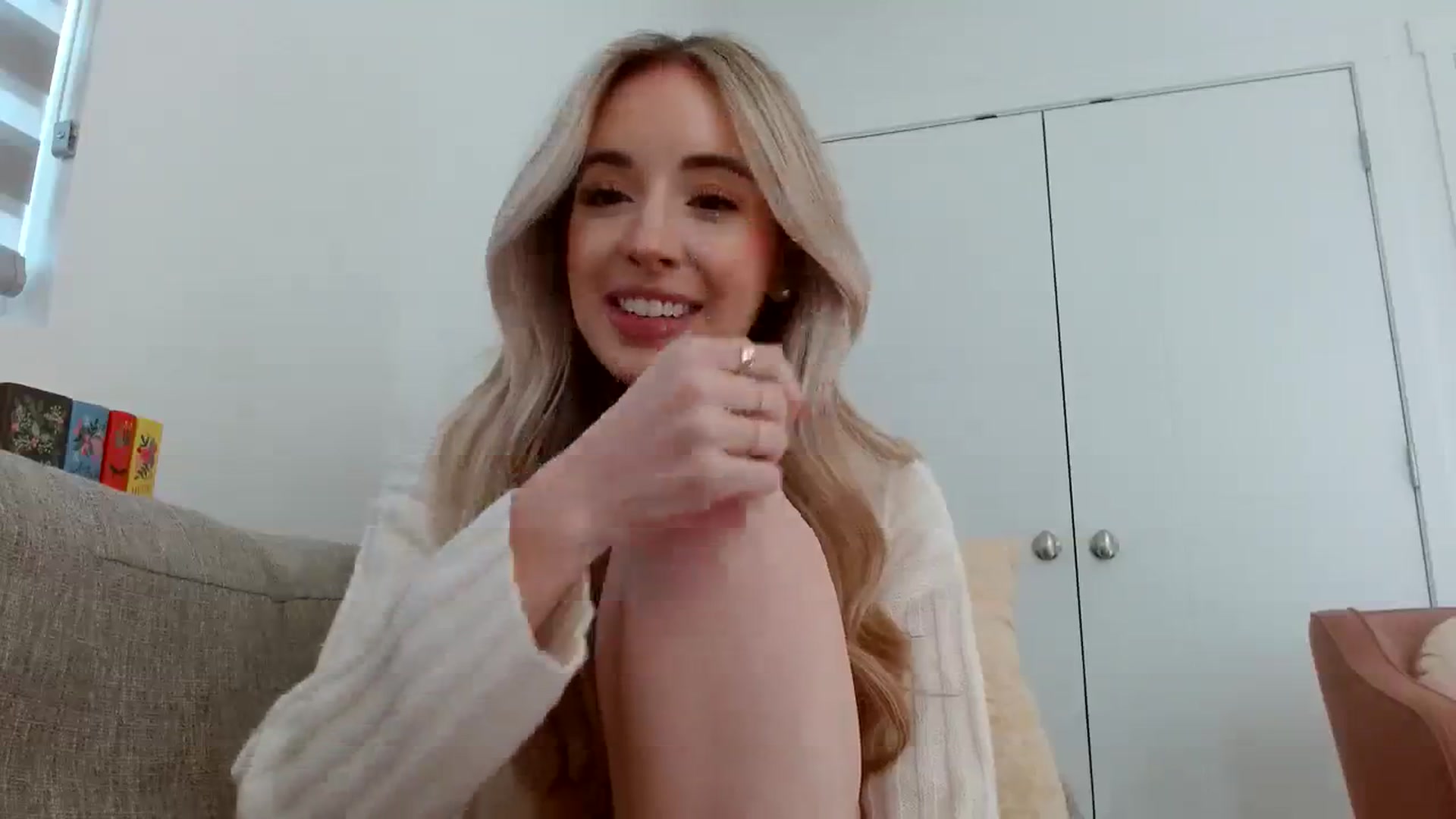 Gallery image thumbnail from Vegansoda's myfreecams stream on, 02/29/2024, 24:01 image 16 of 20