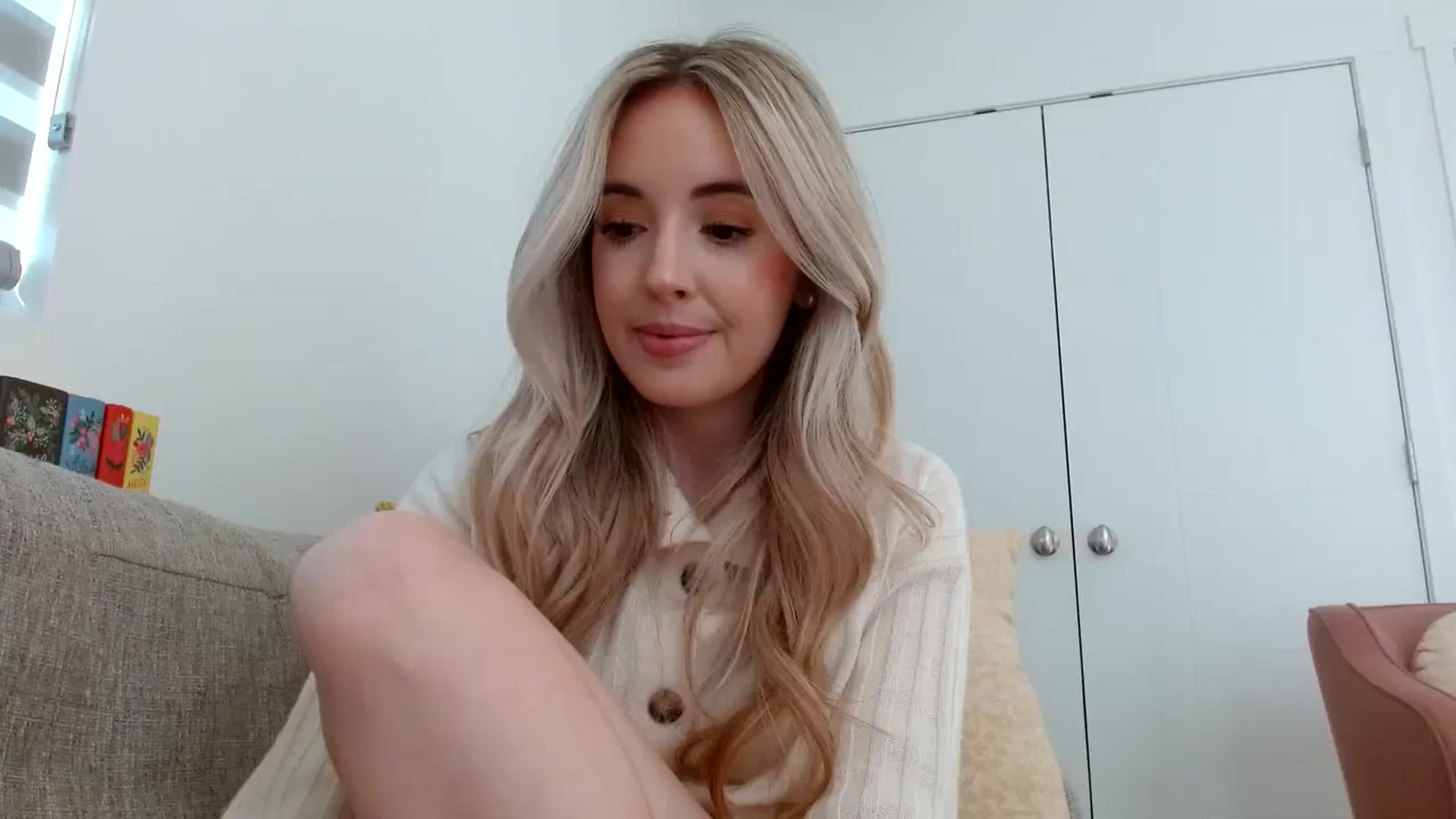 Gallery image thumbnail from Vegansoda's myfreecams stream on, 02/29/2024, 24:01 image 18 of 20