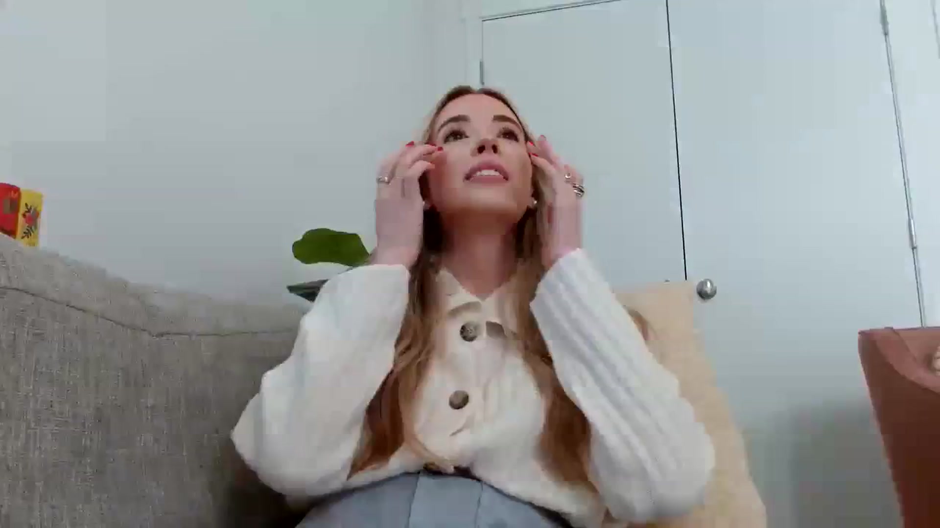 Gallery image thumbnail from Vegansoda's myfreecams stream on, 02/29/2024, 24:01 image 6 of 20