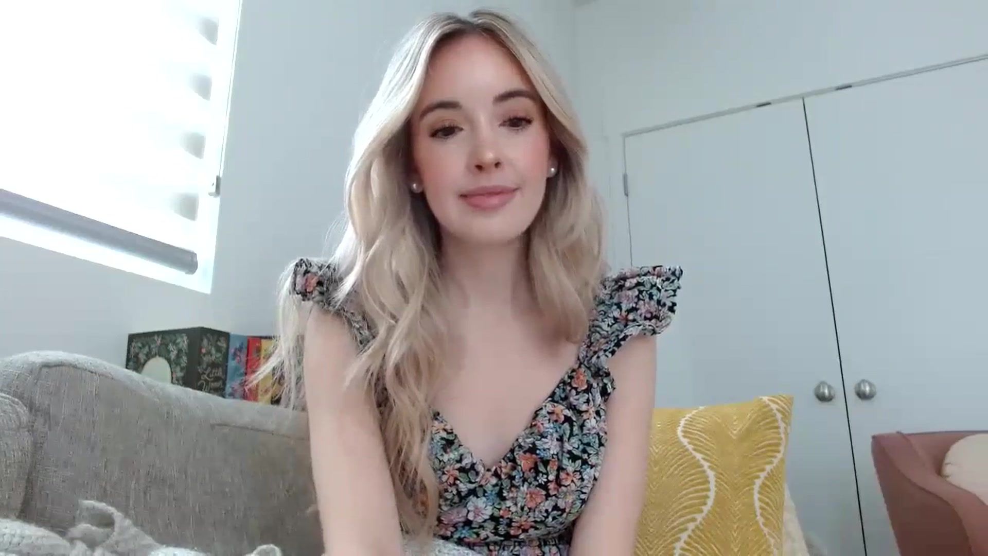 Gallery image thumbnail from Vegansoda's myfreecams stream on, 03/04/2024, 20:23 image 5 of 20