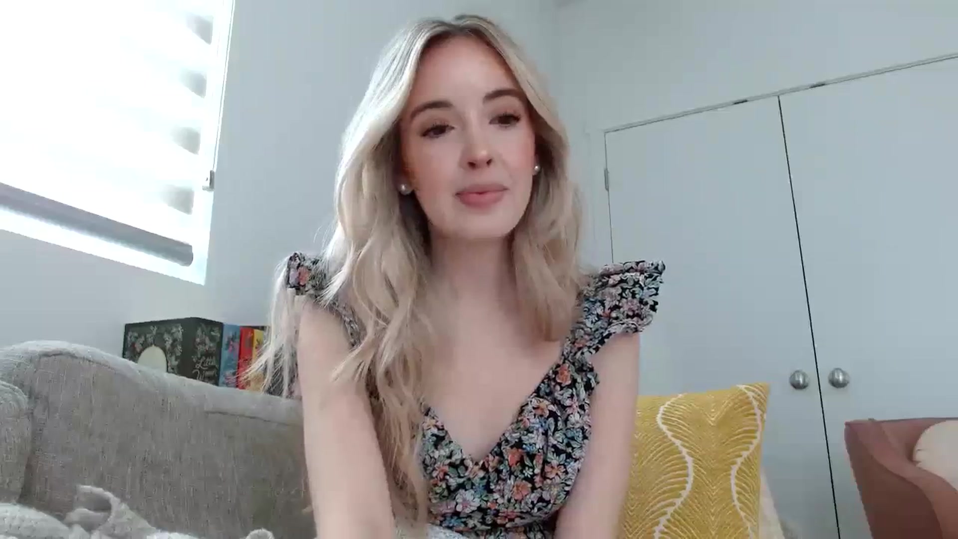 Gallery image thumbnail from Vegansoda's myfreecams stream on, 03/04/2024, 20:23 image 6 of 20