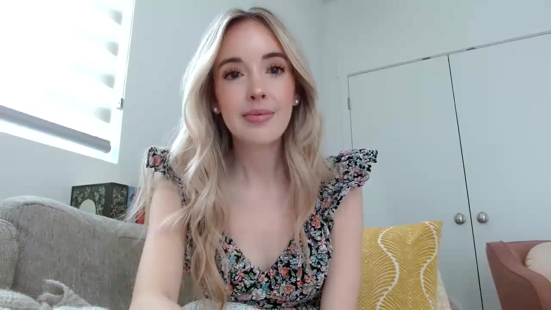 Gallery image thumbnail from Vegansoda's myfreecams stream on, 03/04/2024, 20:23 image 8 of 20