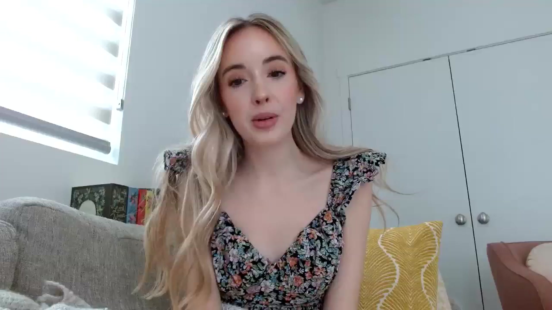 Gallery image thumbnail from Vegansoda's myfreecams stream on, 03/04/2024, 20:23 image 13 of 20