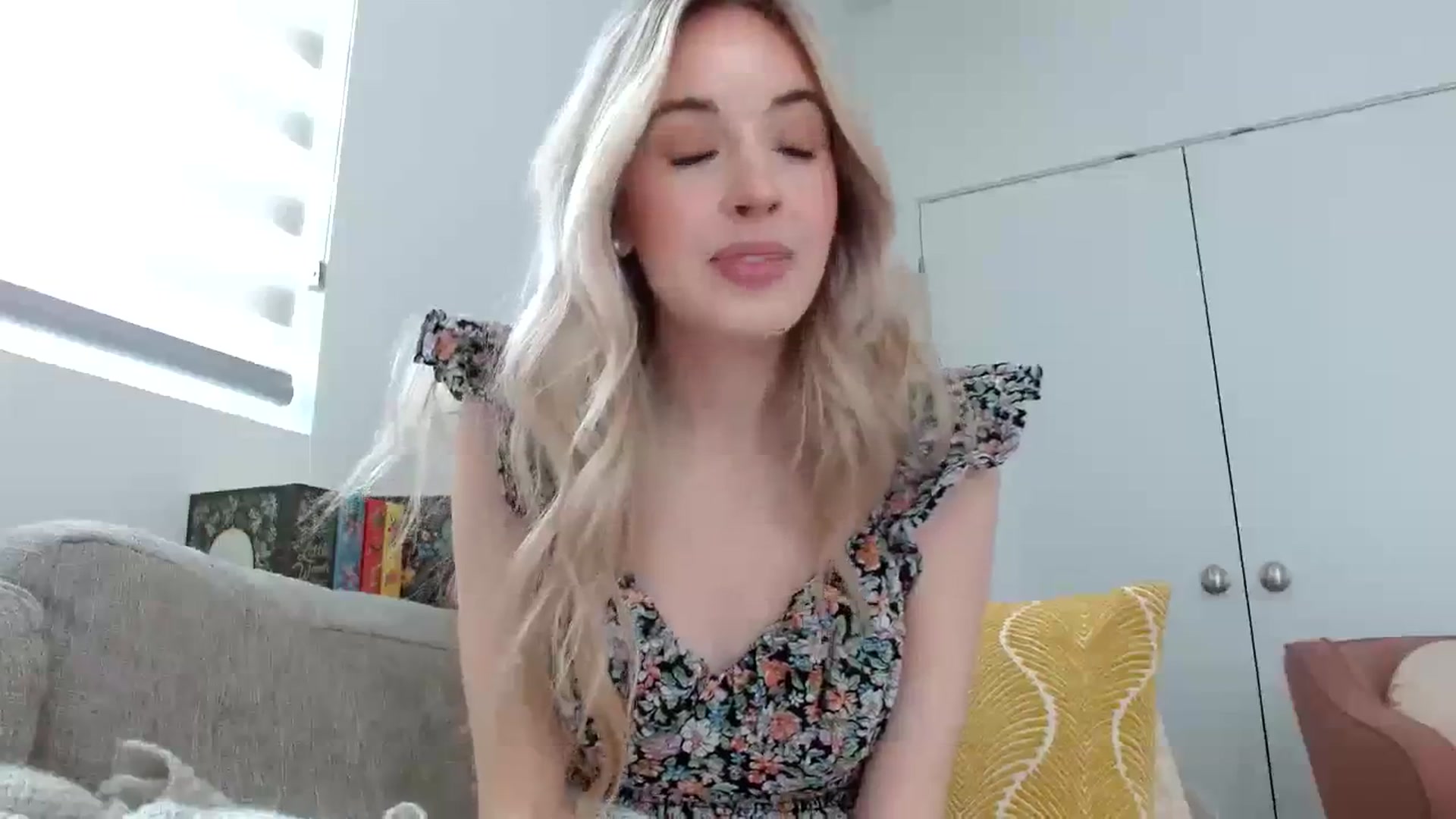 Gallery image thumbnail from Vegansoda's myfreecams stream on, 03/04/2024, 20:23 image 10 of 20