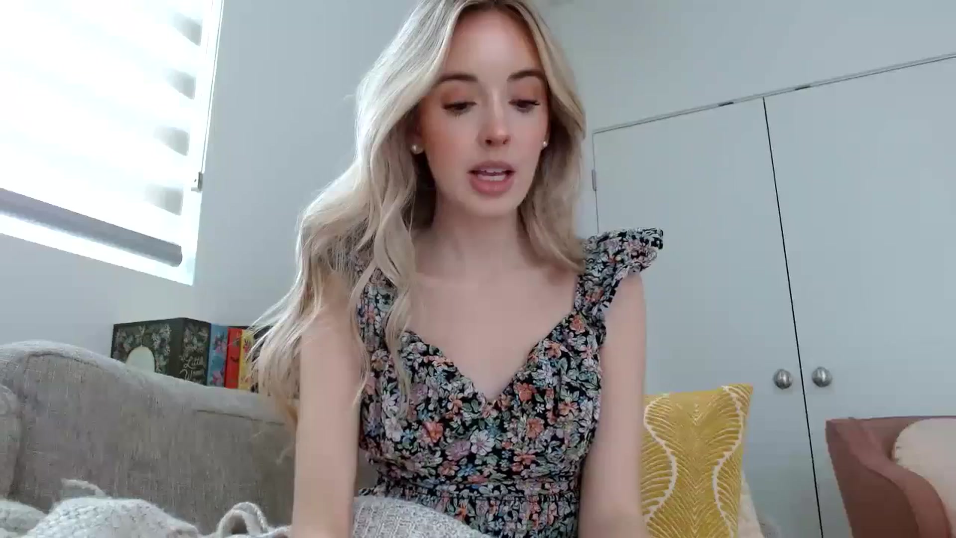 Gallery image thumbnail from Vegansoda's myfreecams stream on, 03/04/2024, 20:23 image 1 of 20
