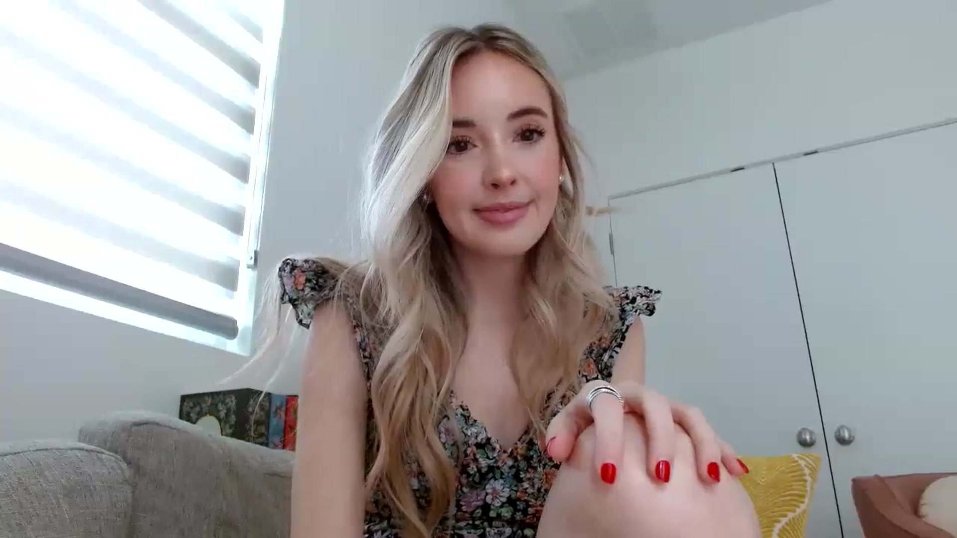 Gallery image thumbnail from Vegansoda's myfreecams stream on, 03/04/2024, 21:57 image 2 of 20