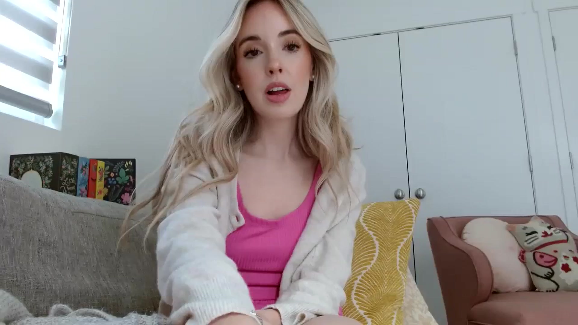 Gallery image thumbnail from Vegansoda's myfreecams stream on, 03/05/2024, 22:41 image 12 of 20