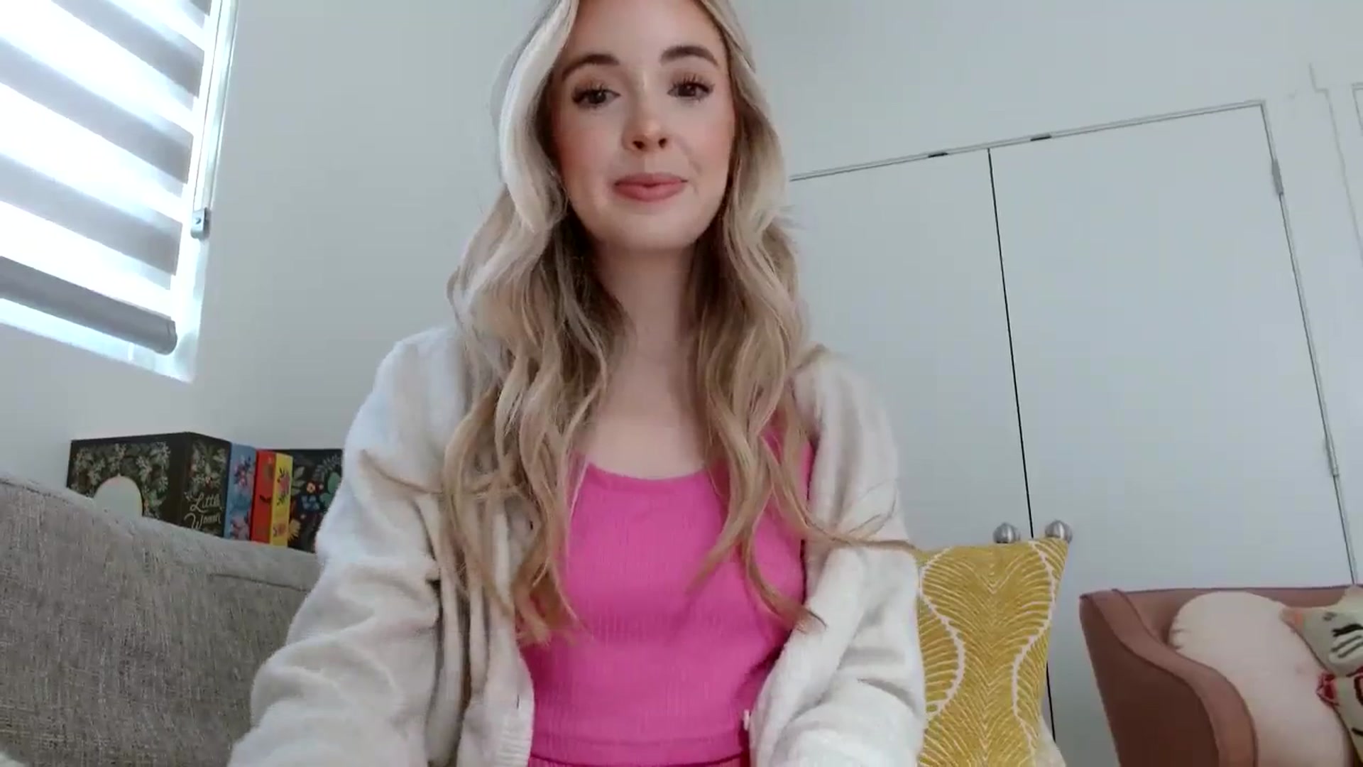 Gallery image thumbnail from Vegansoda's myfreecams stream on, 03/05/2024, 22:41 image 9 of 20