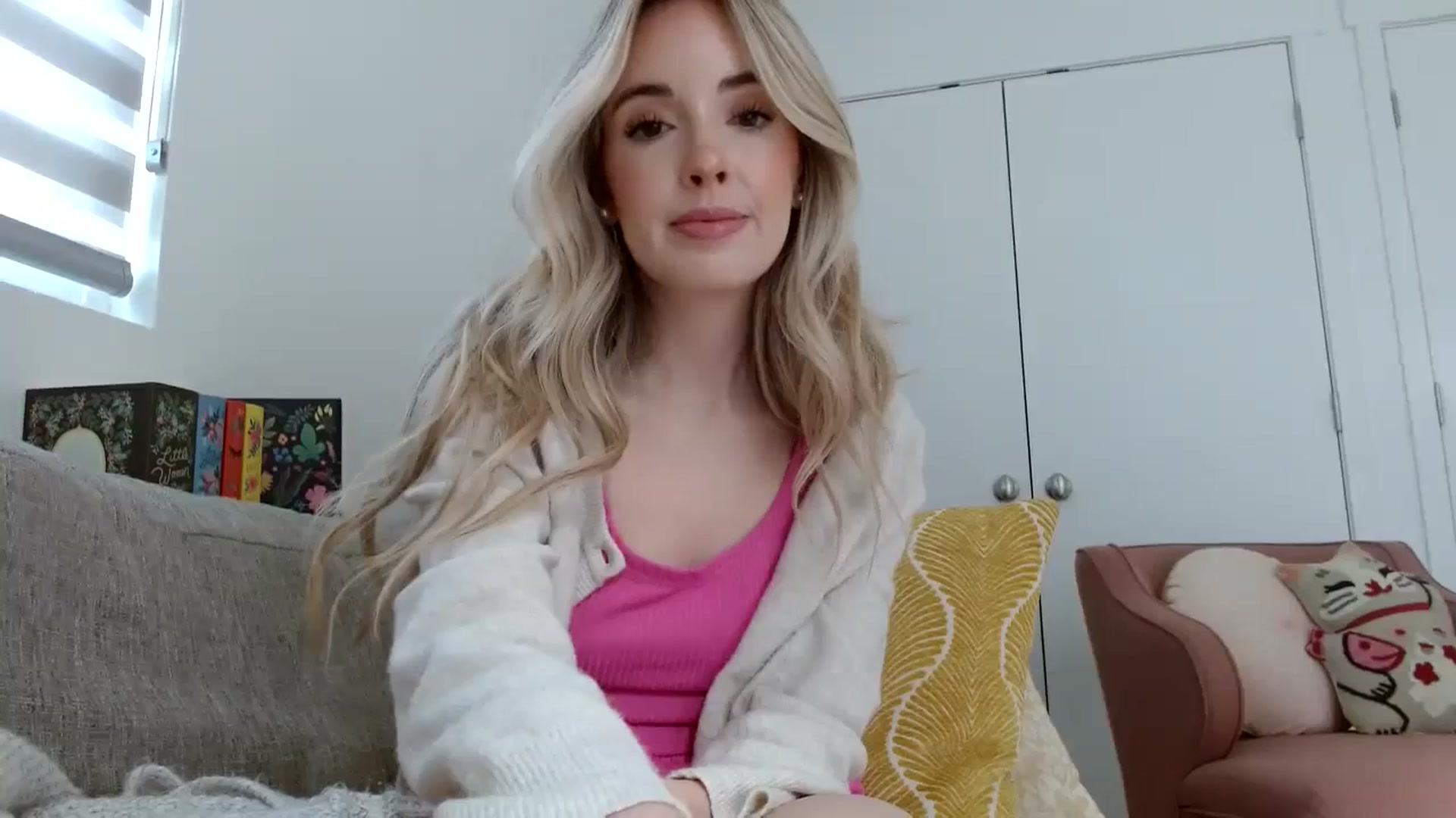 Gallery image thumbnail from Vegansoda's myfreecams stream on, 03/05/2024, 22:41 image 14 of 20