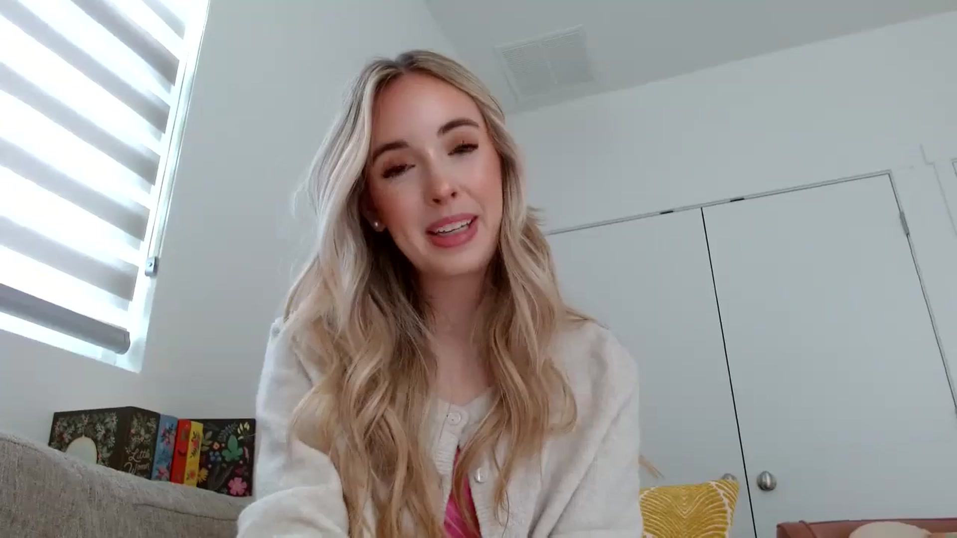 Gallery image thumbnail from Vegansoda's myfreecams stream on, 03/05/2024, 22:41 image 2 of 20