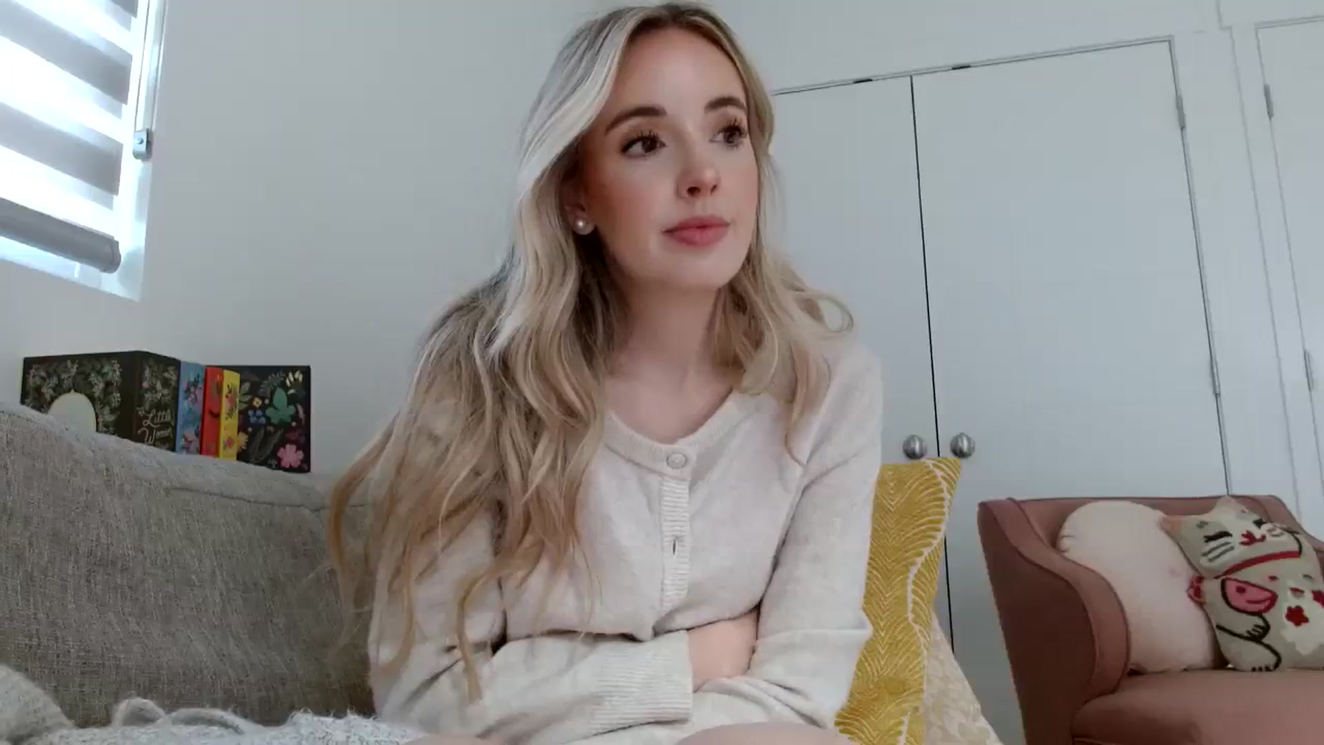Gallery image thumbnail from Vegansoda's myfreecams stream on, 03/05/2024, 22:41 image 15 of 20