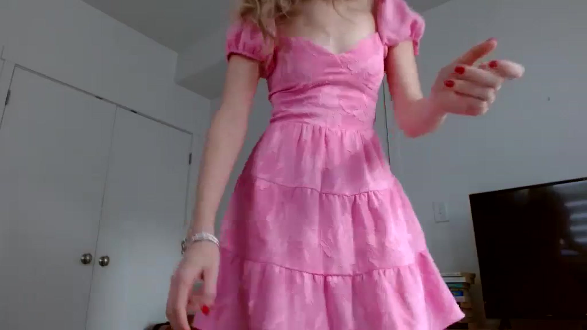 Gallery image thumbnail from Vegansoda's myfreecams stream on, 03/06/2024, 23:47 image 19 of 20