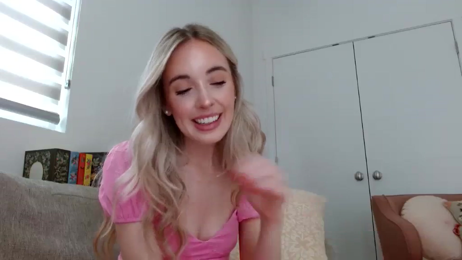 Gallery image thumbnail from Vegansoda's myfreecams stream on, 03/06/2024, 23:47 image 17 of 20