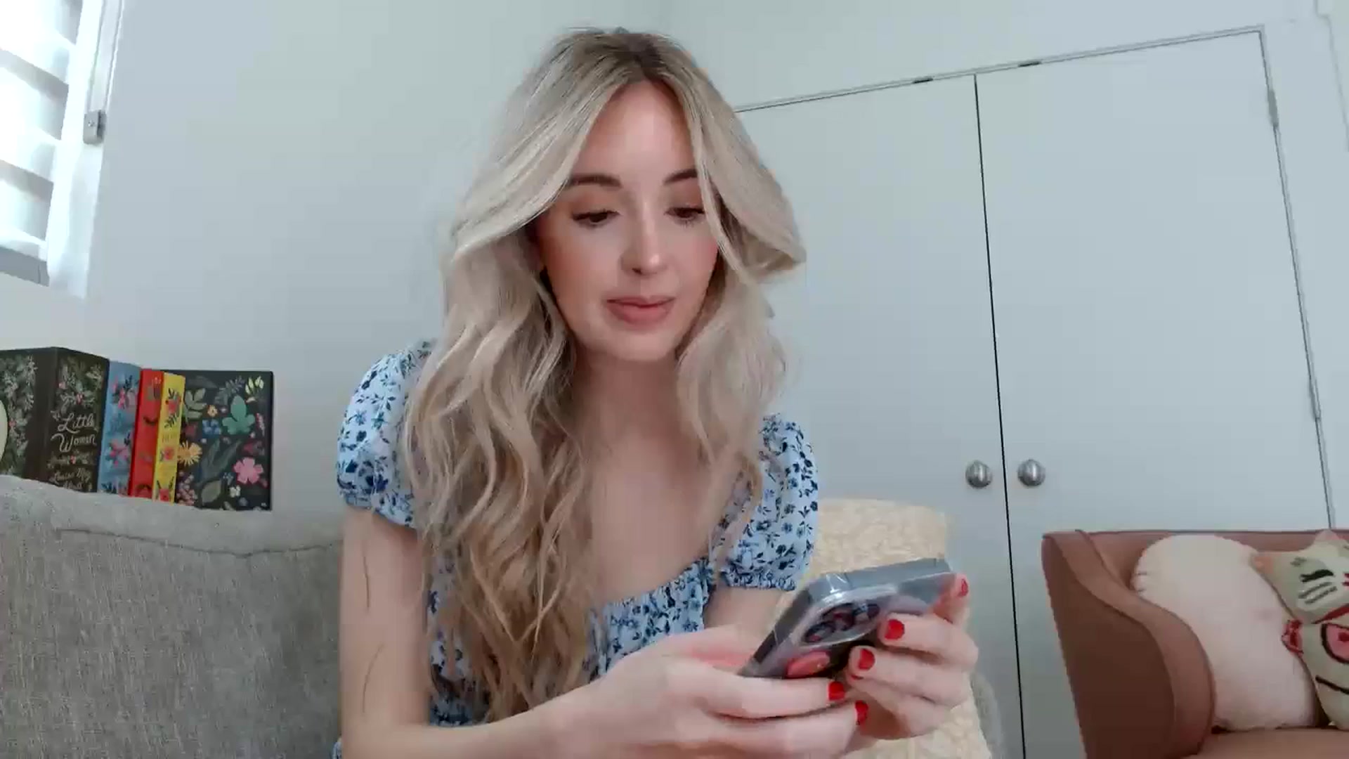 Gallery image thumbnail from Vegansoda's myfreecams stream on, 03/07/2024, 22:35 image 7 of 20