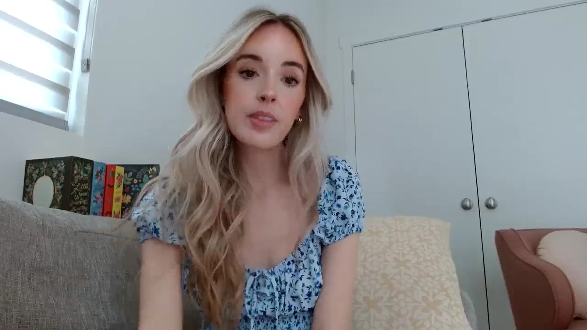Gallery image thumbnail from Vegansoda's myfreecams stream on, 03/07/2024, 22:35 image 2 of 20