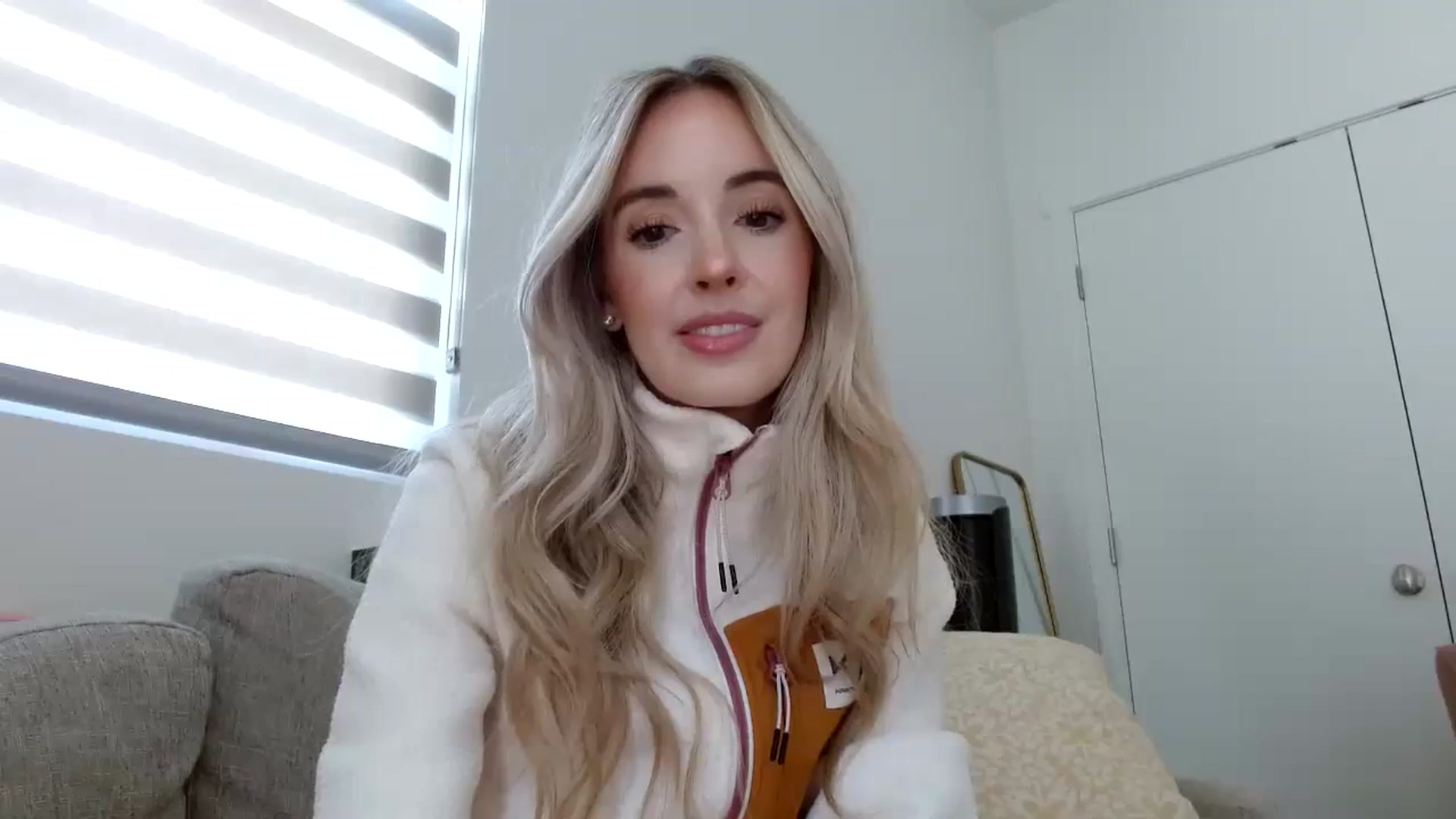 Gallery image thumbnail from Vegansoda's myfreecams stream on, 03/09/2024, 20:30 image 4 of 20