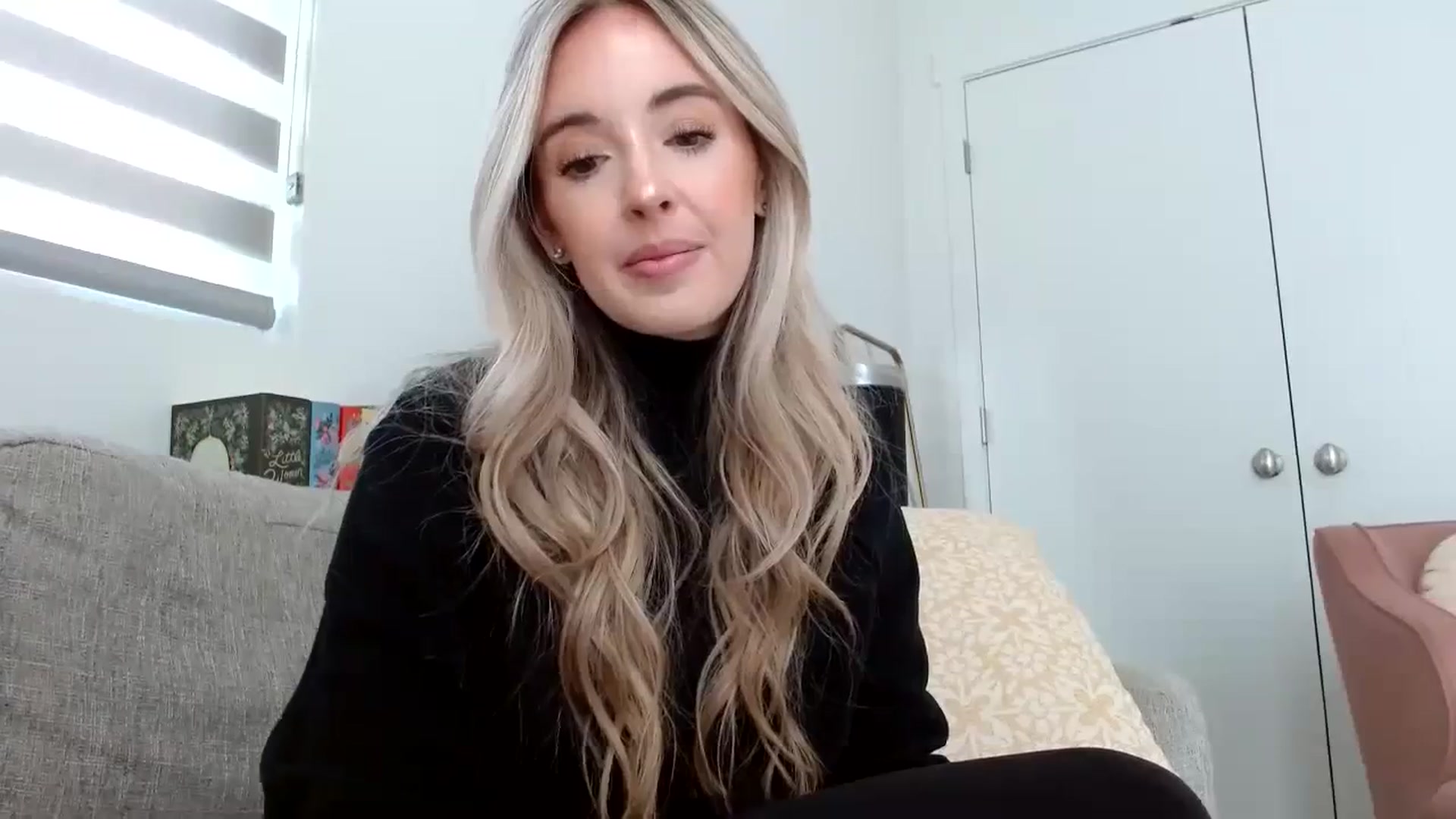 Gallery image thumbnail from Vegansoda's myfreecams stream on, 03/10/2024, 22:21 image 6 of 20