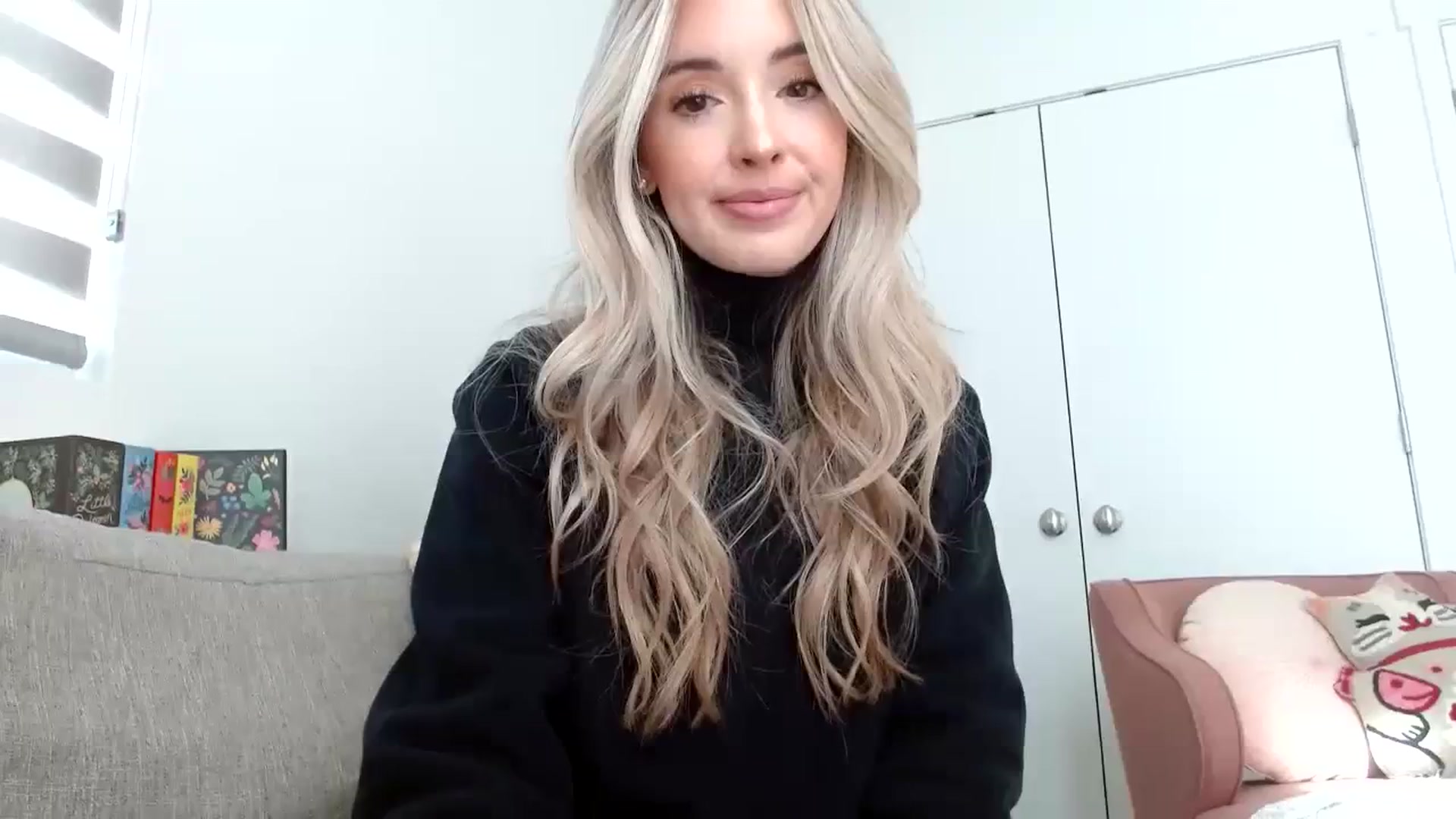 Gallery image thumbnail from Vegansoda's myfreecams stream on, 03/10/2024, 22:21 image 18 of 20