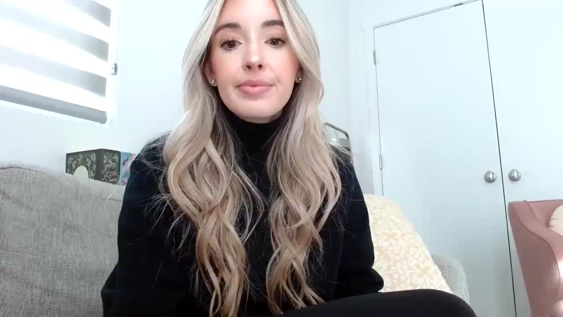 Gallery image thumbnail from Vegansoda's myfreecams stream on, 03/10/2024, 22:21 image 1 of 20