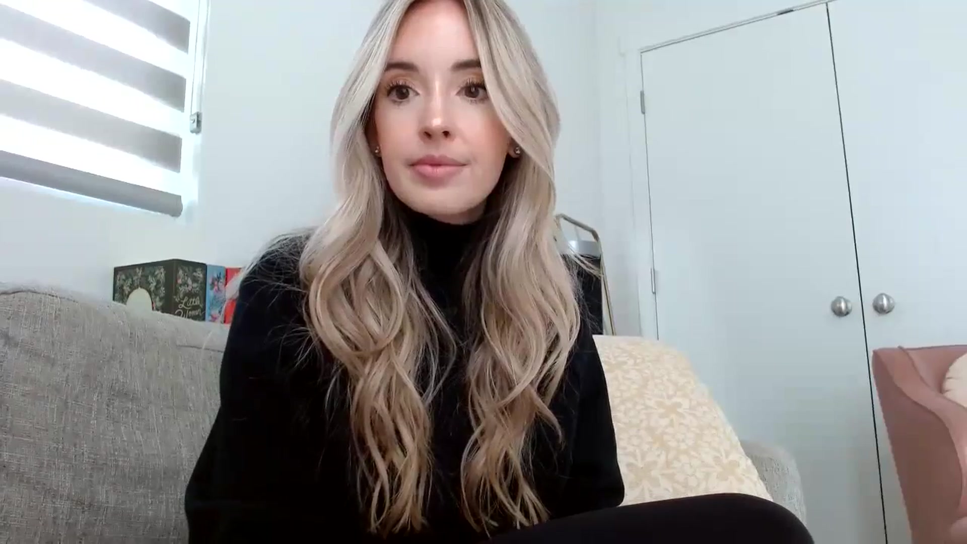 Gallery image thumbnail from Vegansoda's myfreecams stream on, 03/10/2024, 22:21 image 4 of 20