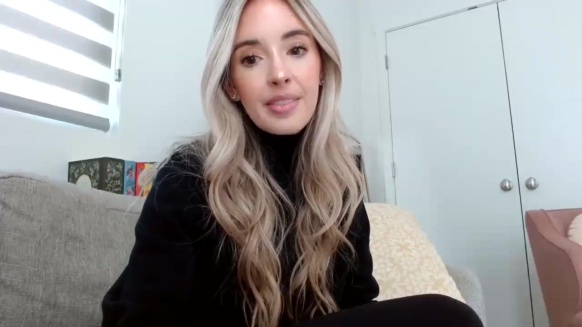 Gallery image thumbnail from Vegansoda's myfreecams stream on, 03/10/2024, 22:21 image 7 of 20