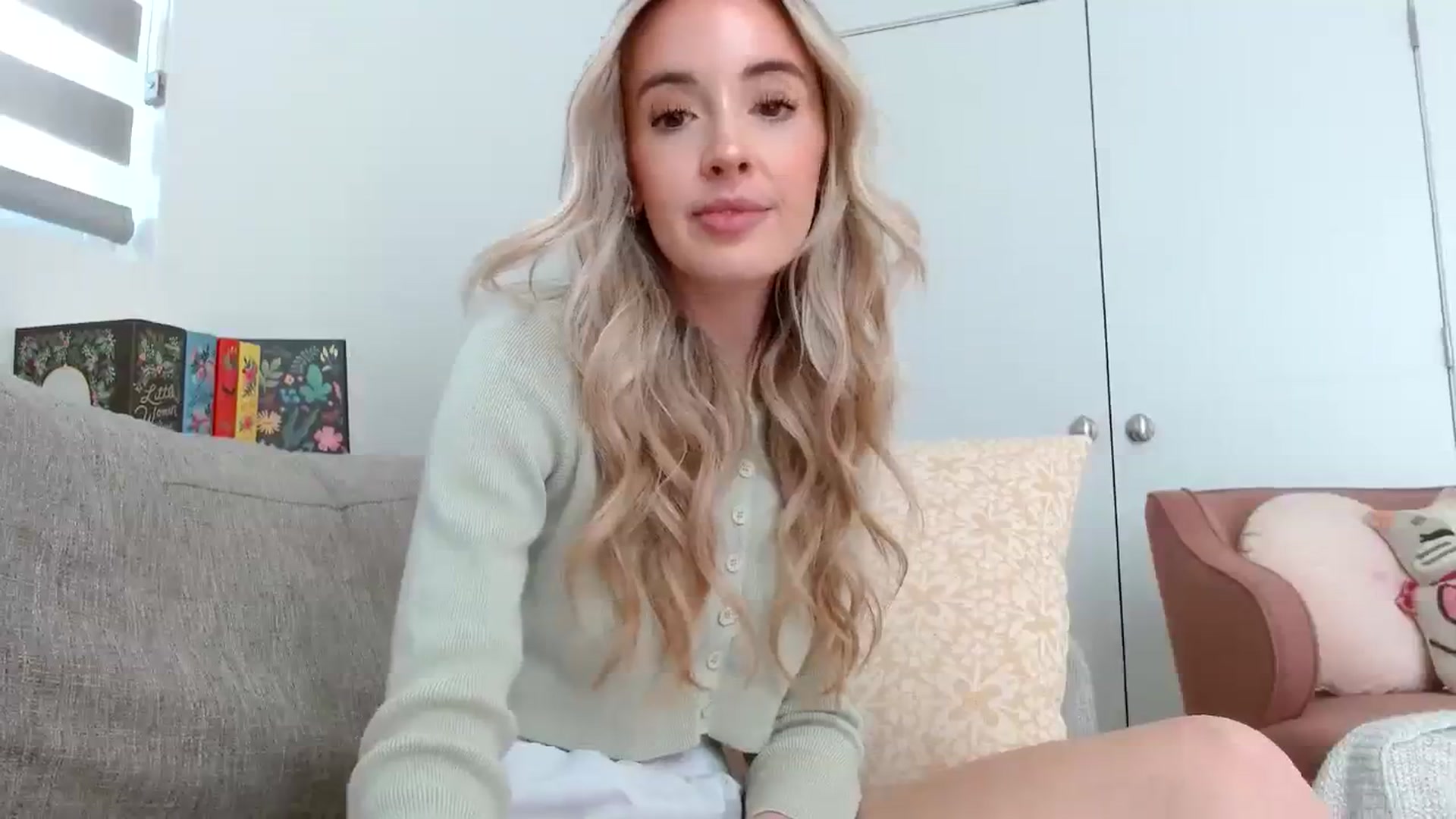 Gallery image thumbnail from Vegansoda's myfreecams stream on, 03/11/2024, 22:52 image 20 of 20