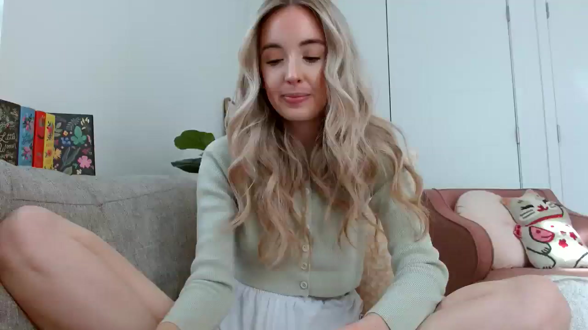 Gallery image thumbnail from Vegansoda's myfreecams stream on, 03/11/2024, 22:52 image 15 of 20